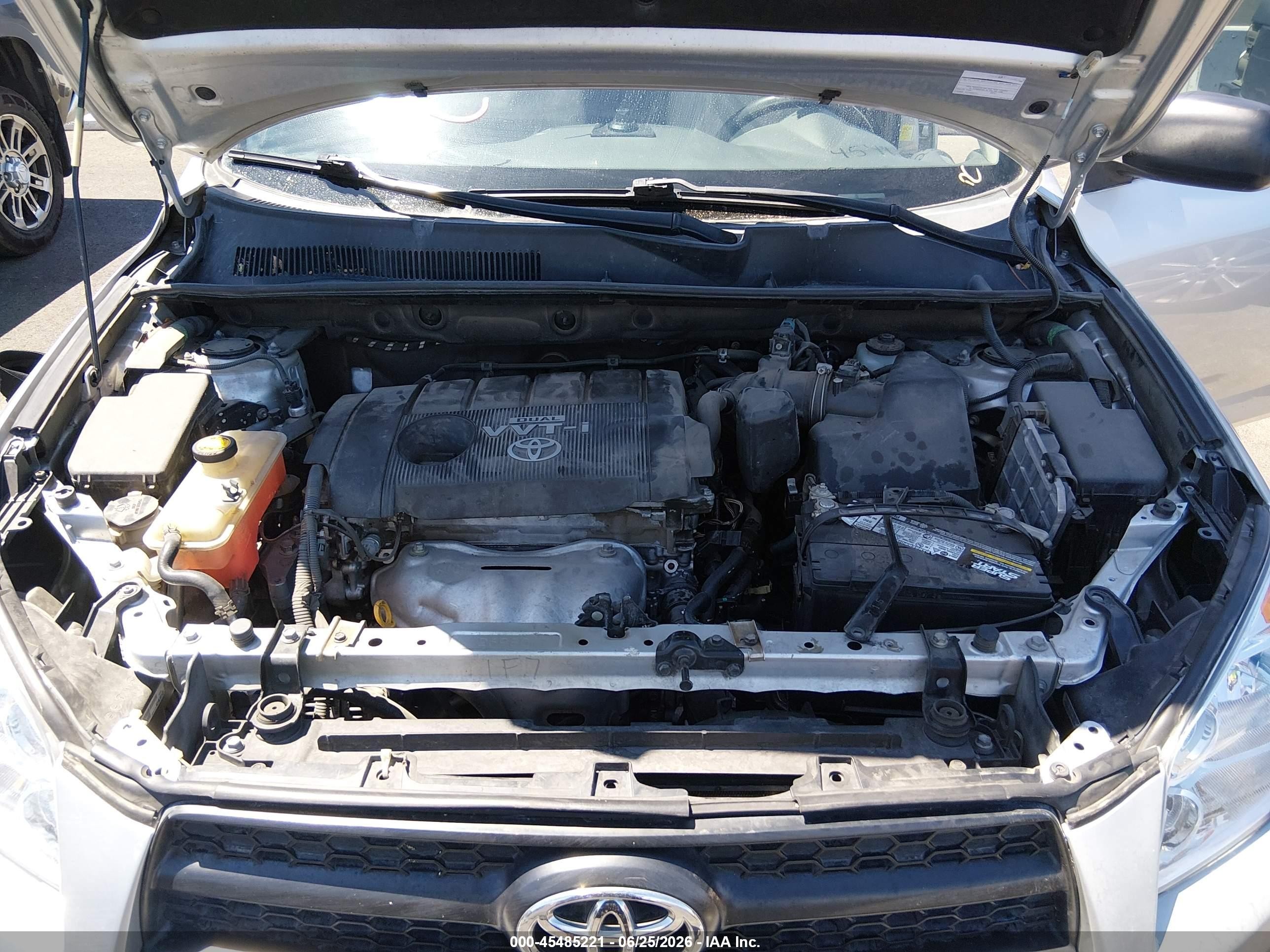 2010 Toyota Rav4   Серебряный vin: 2T3BF4DV6AW057367