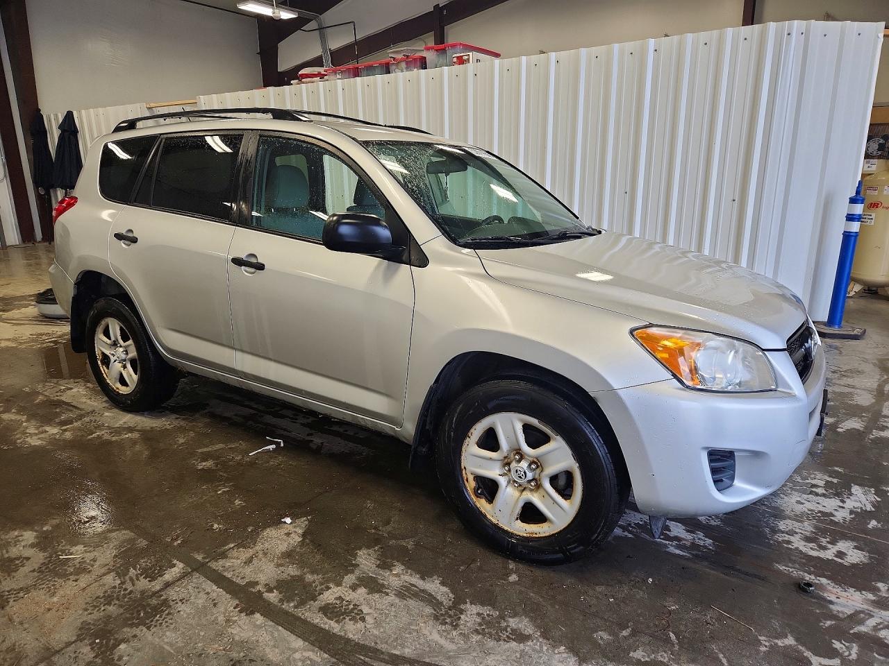 2010 Toyota Rav4 Base Silver vin: 2T3BF4DV6AW067851