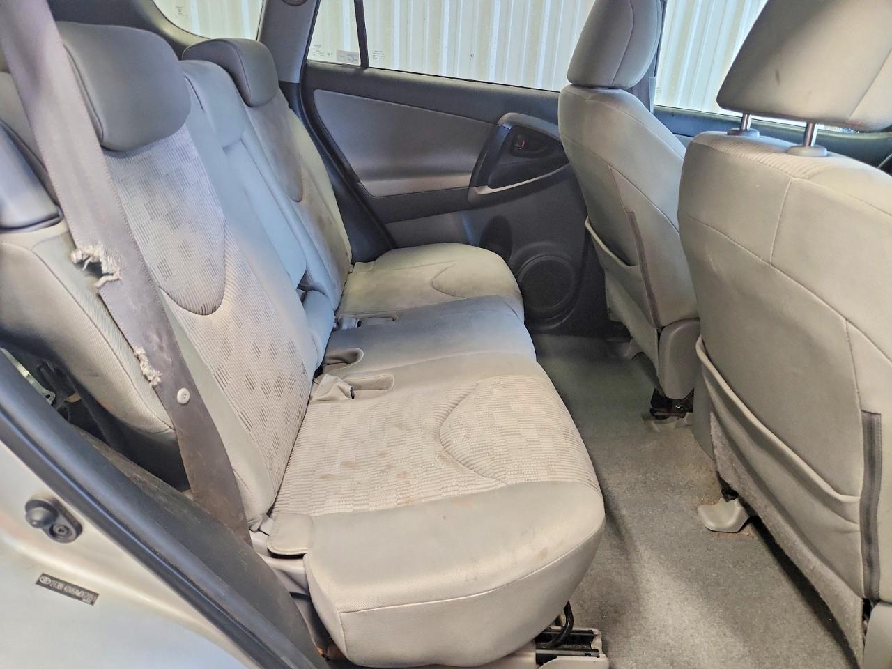 2010 Toyota Rav4 Base Silver vin: 2T3BF4DV6AW067851