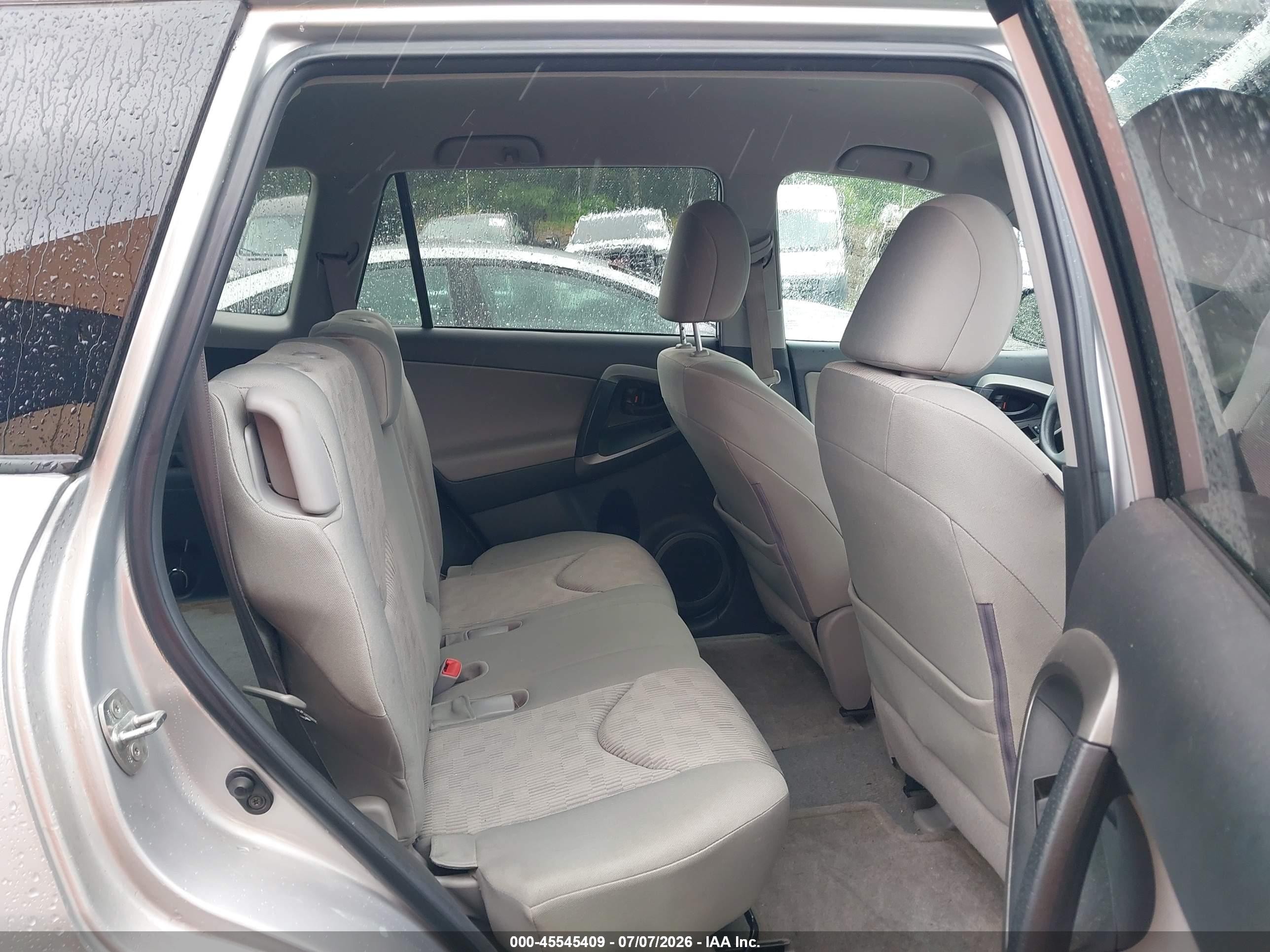 2010 Toyota Rav4   Silver vin: 2T3BF4DV6AW074279