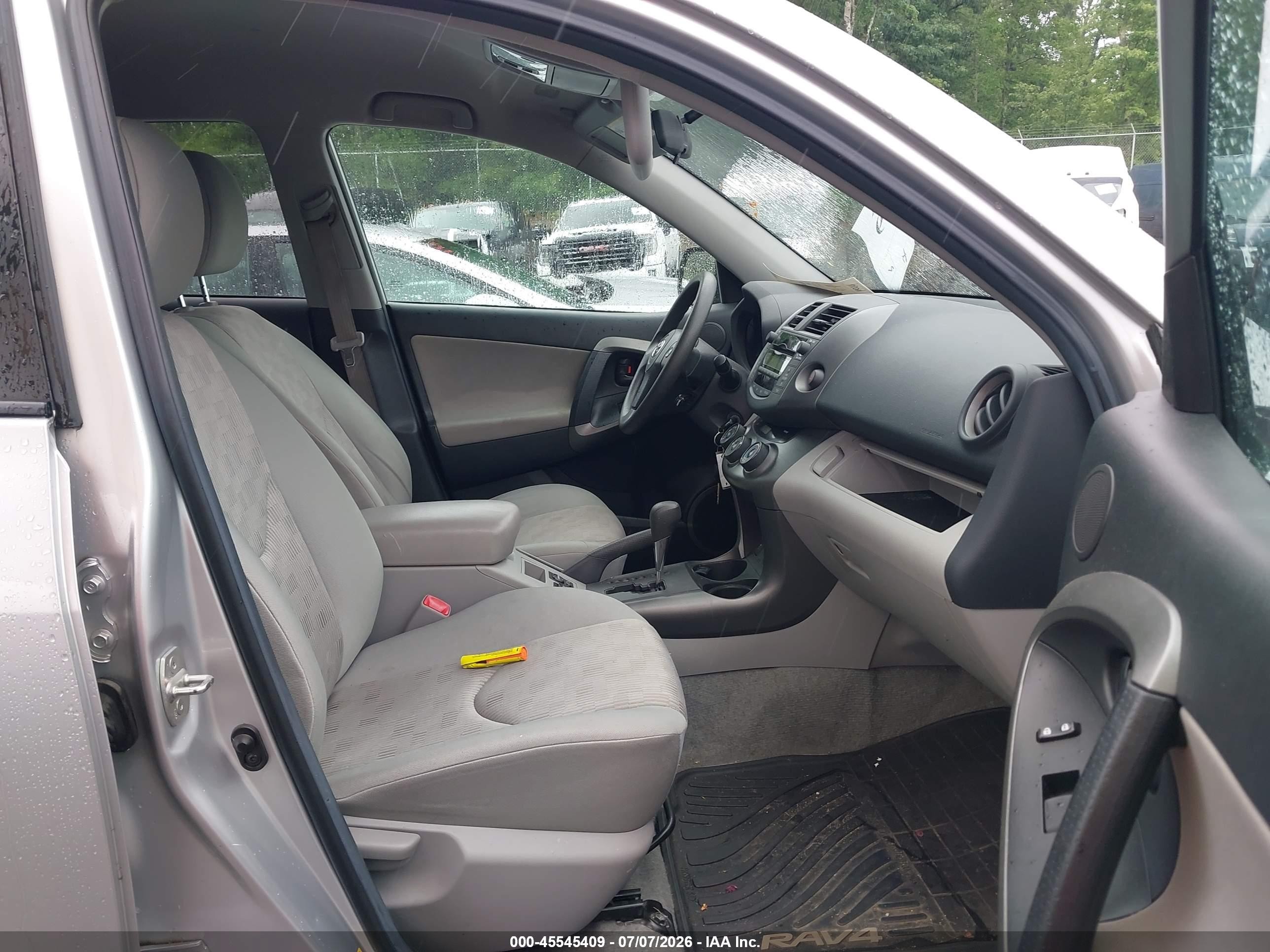 2010 Toyota Rav4   Silver vin: 2T3BF4DV6AW074279