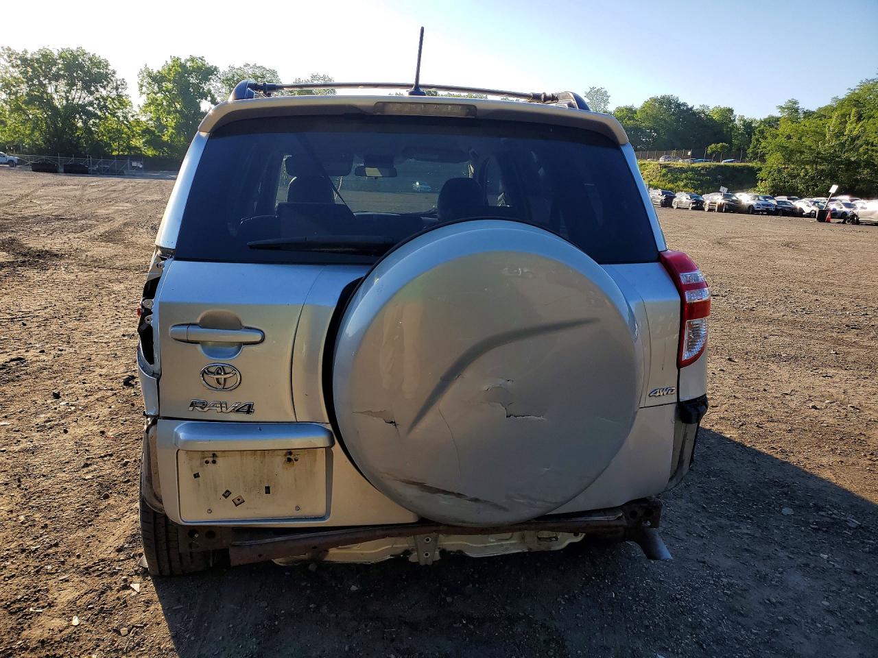 2011 Toyota Rav4 Base Silver vin: 2T3BF4DV6BW105158