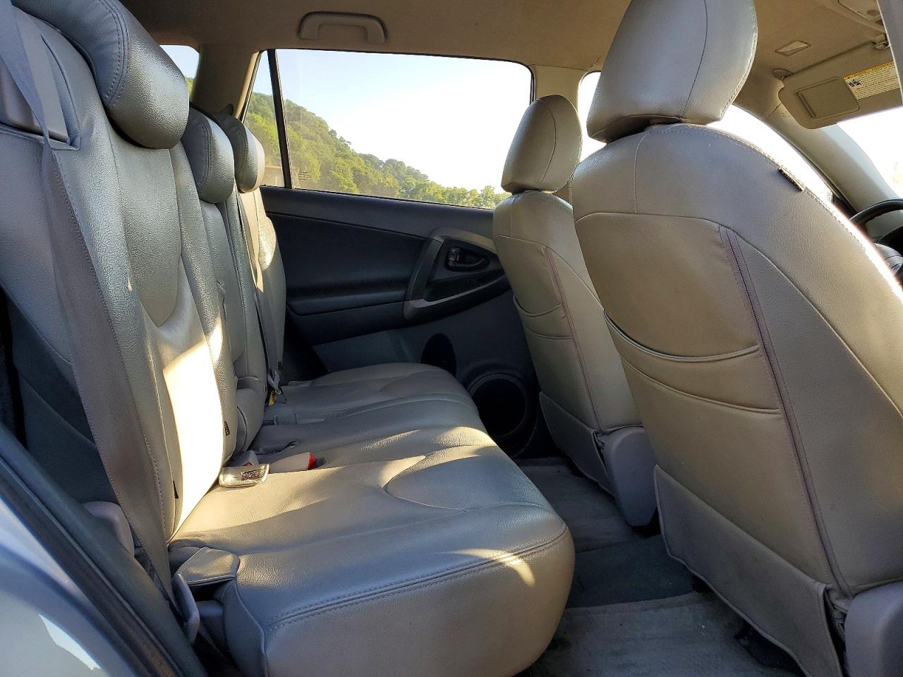 2011 Toyota Rav4 Base Silver vin: 2T3BF4DV6BW105158