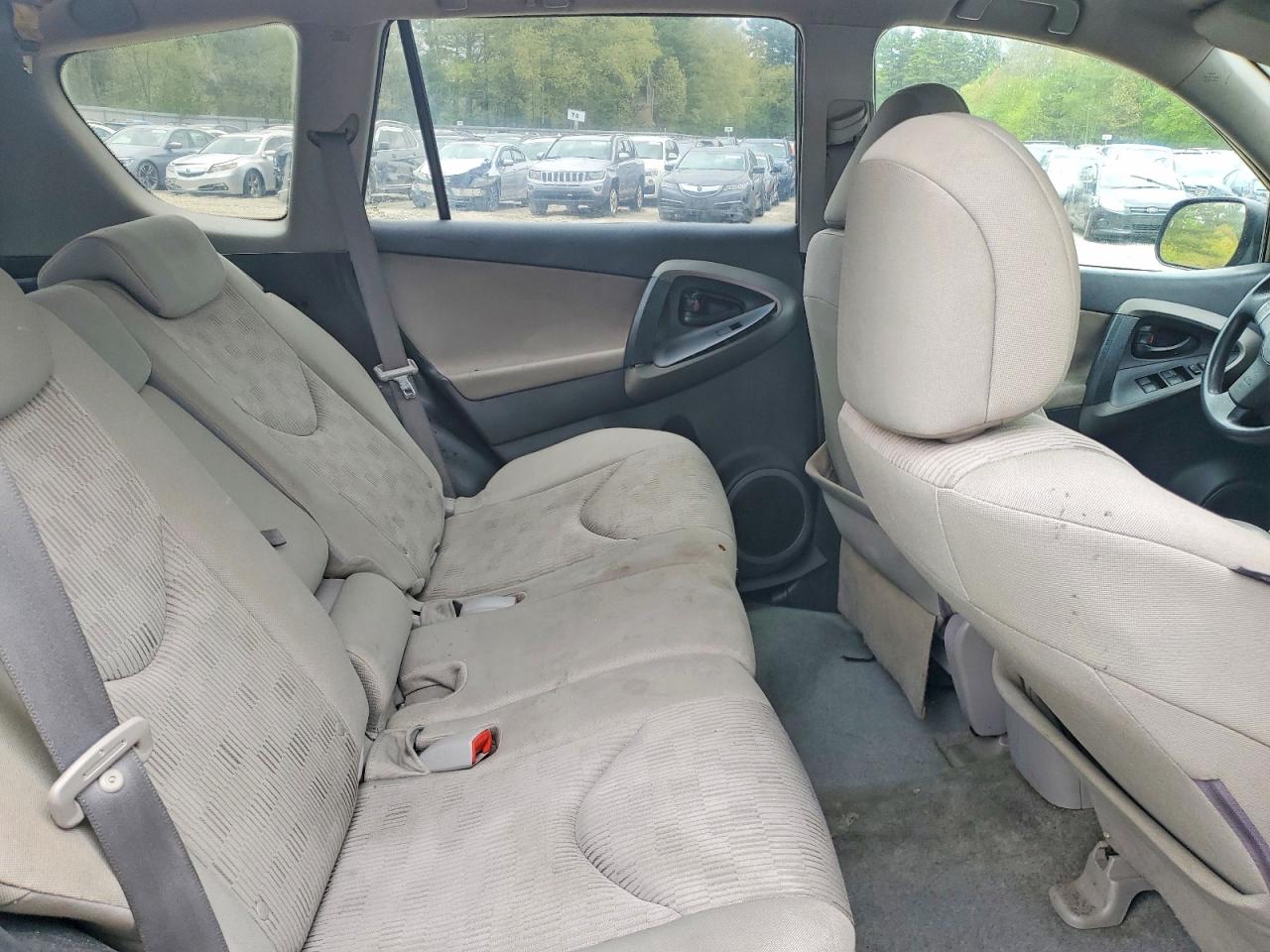 2011 Toyota Rav4 Base Tan vin: 2T3BF4DV6BW133980