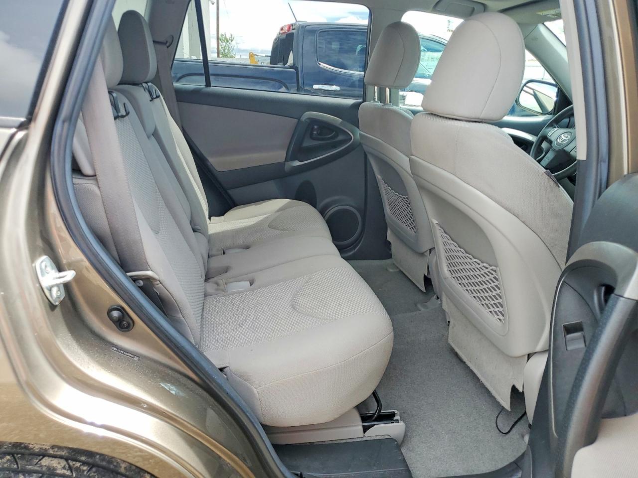 2011 Toyota Rav4 Base Gold vin: 2T3BF4DV6BW171693