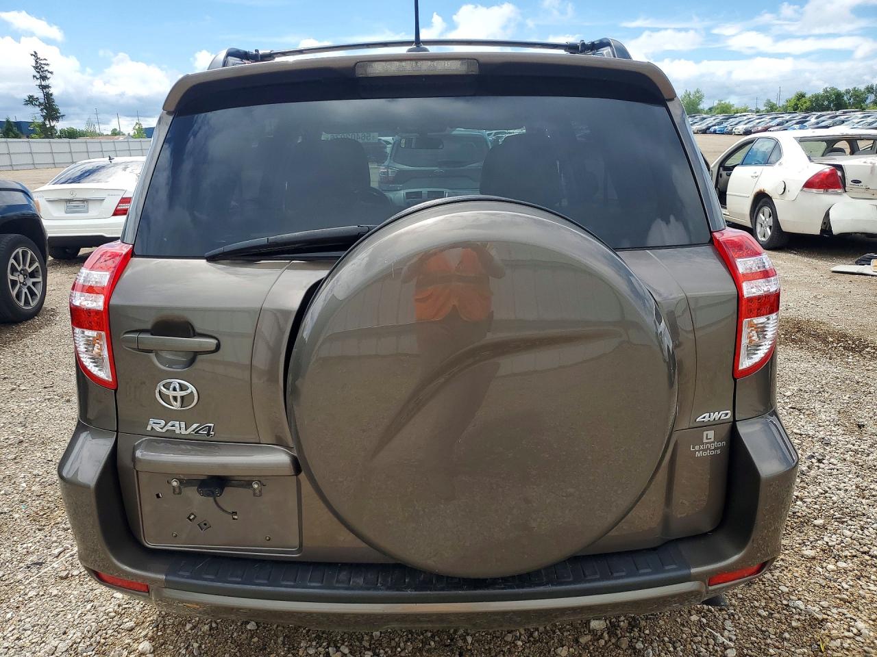 2011 Toyota Rav4 Base Gold vin: 2T3BF4DV6BW171693