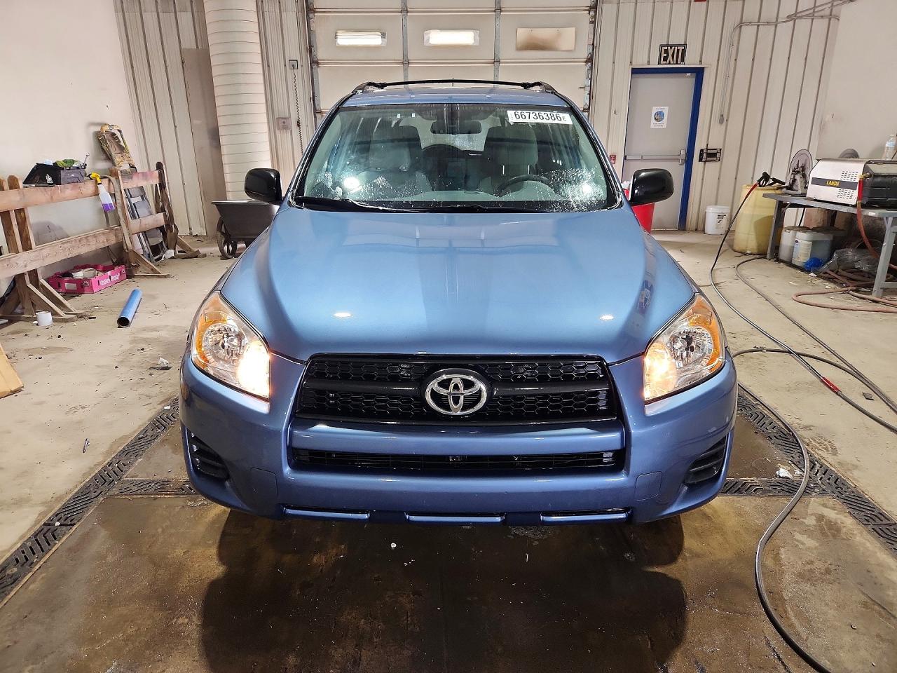 2011 Toyota Rav4 Base Синий vin: 2T3BF4DV6BW177557