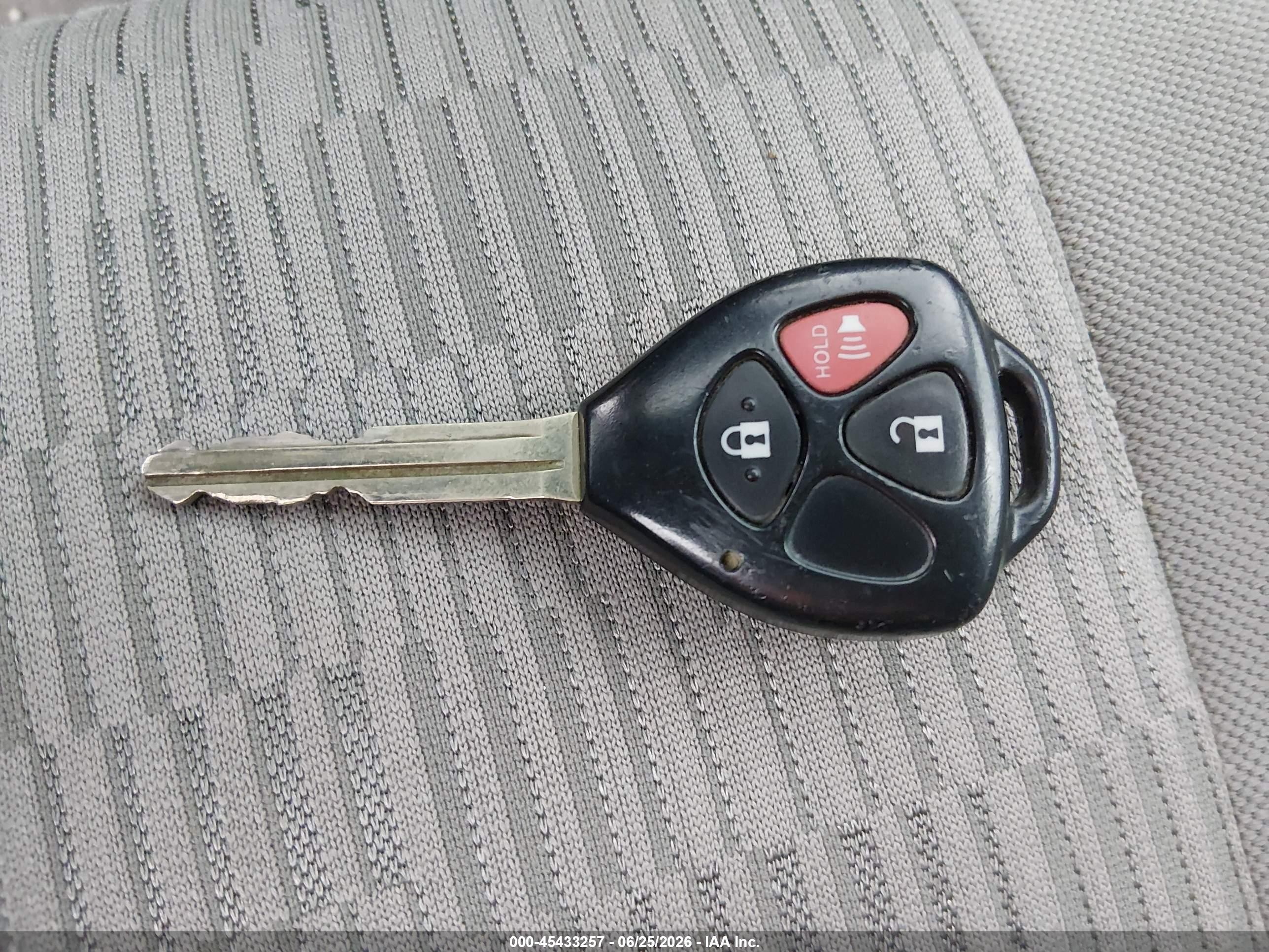 2012 Toyota Rav4   Red vin: 2T3BF4DV6CW192142