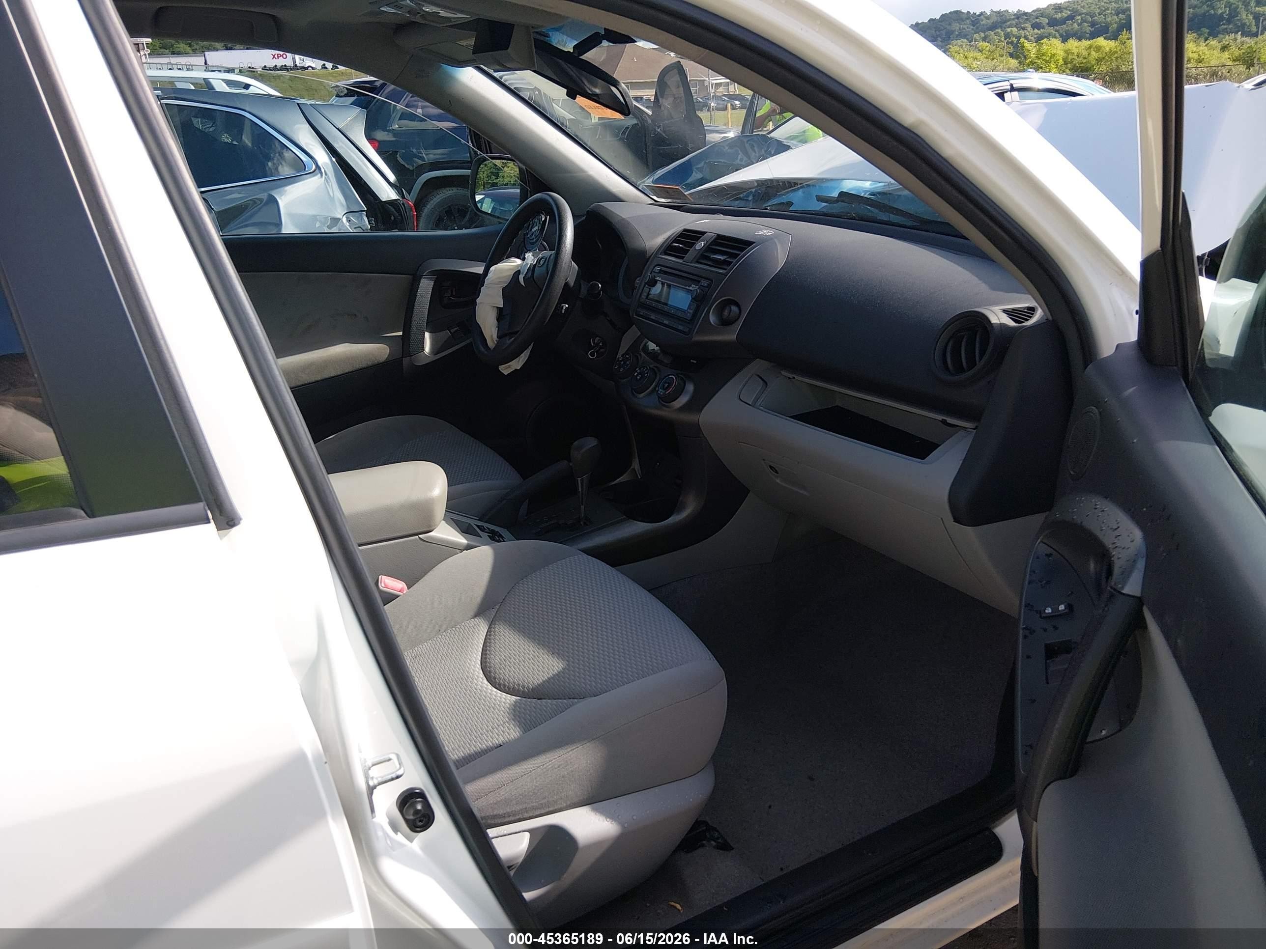 2012 Toyota Rav4   White vin: 2T3BF4DV6CW223776