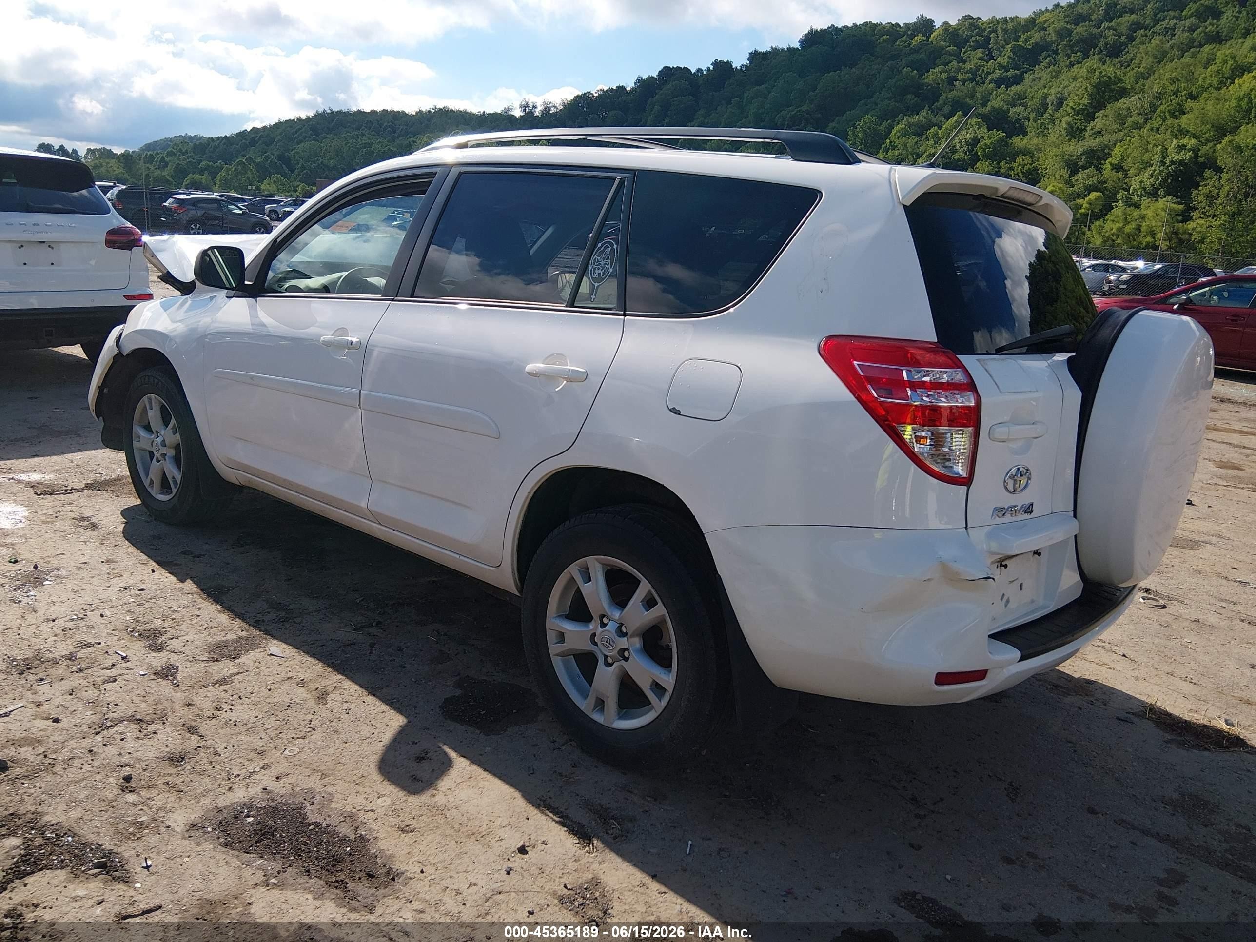 2012 Toyota Rav4   White vin: 2T3BF4DV6CW223776