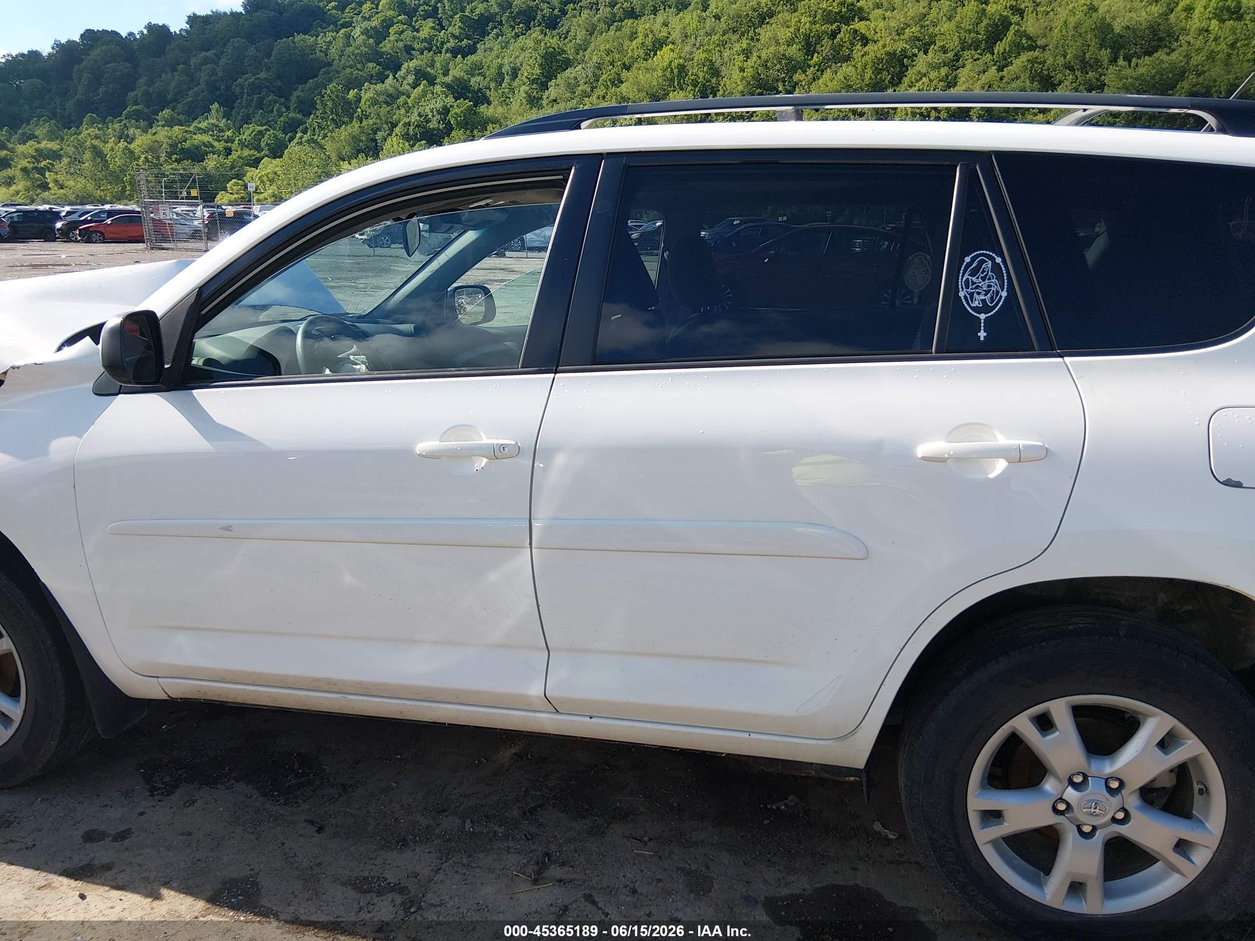 2012 Toyota Rav4   White vin: 2T3BF4DV6CW223776