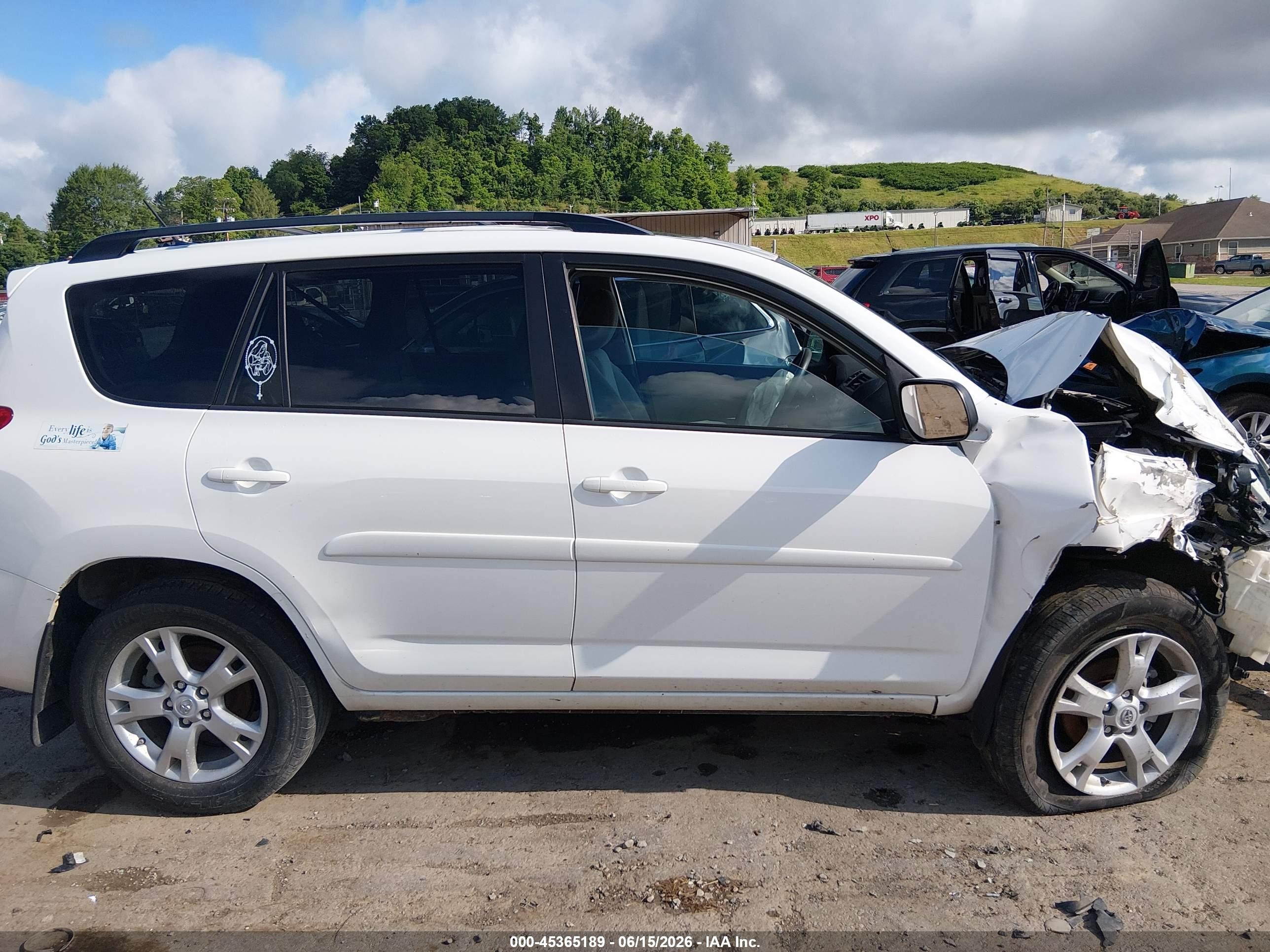 2012 Toyota Rav4   White vin: 2T3BF4DV6CW223776