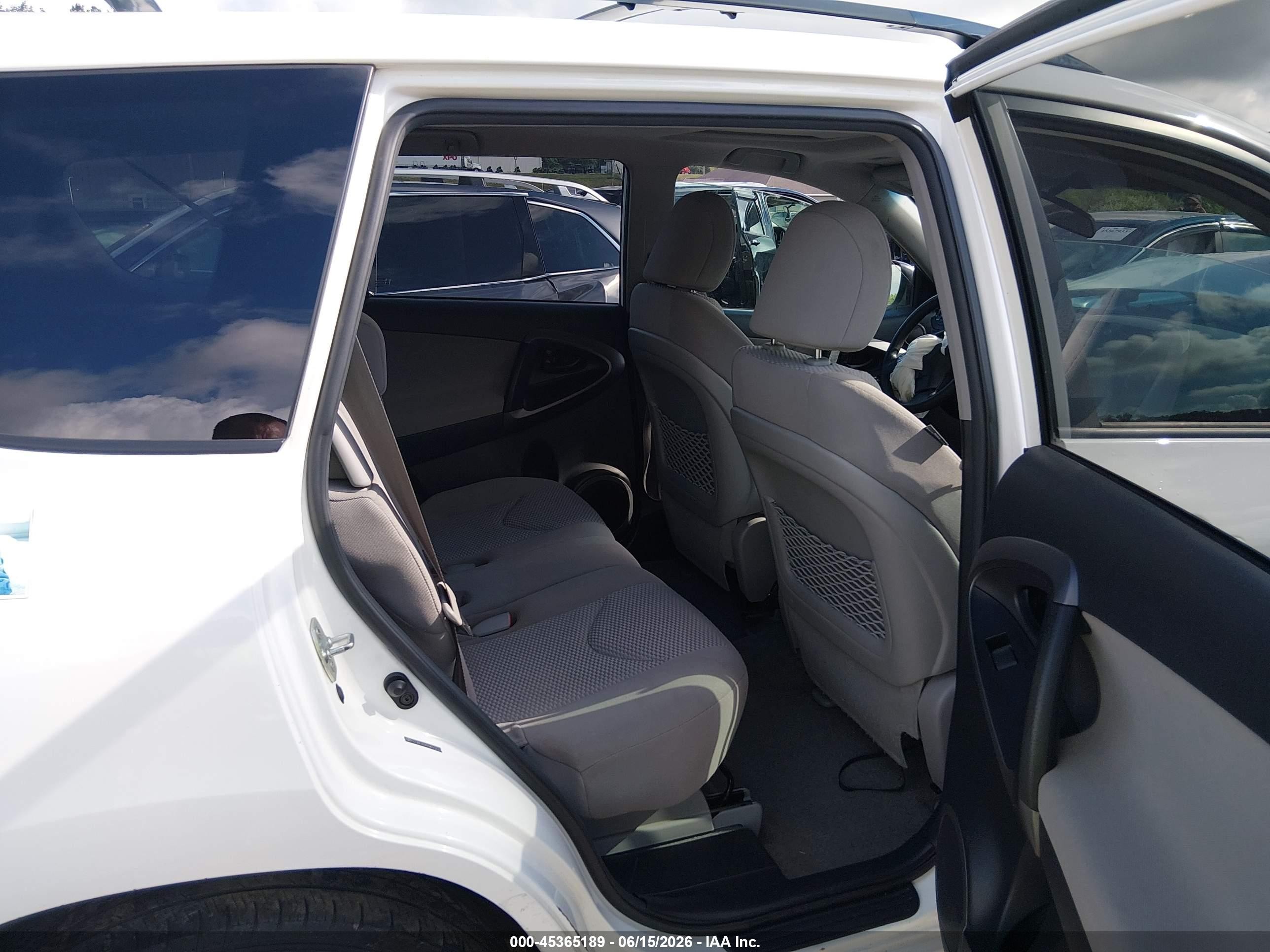 2012 Toyota Rav4   White vin: 2T3BF4DV6CW223776