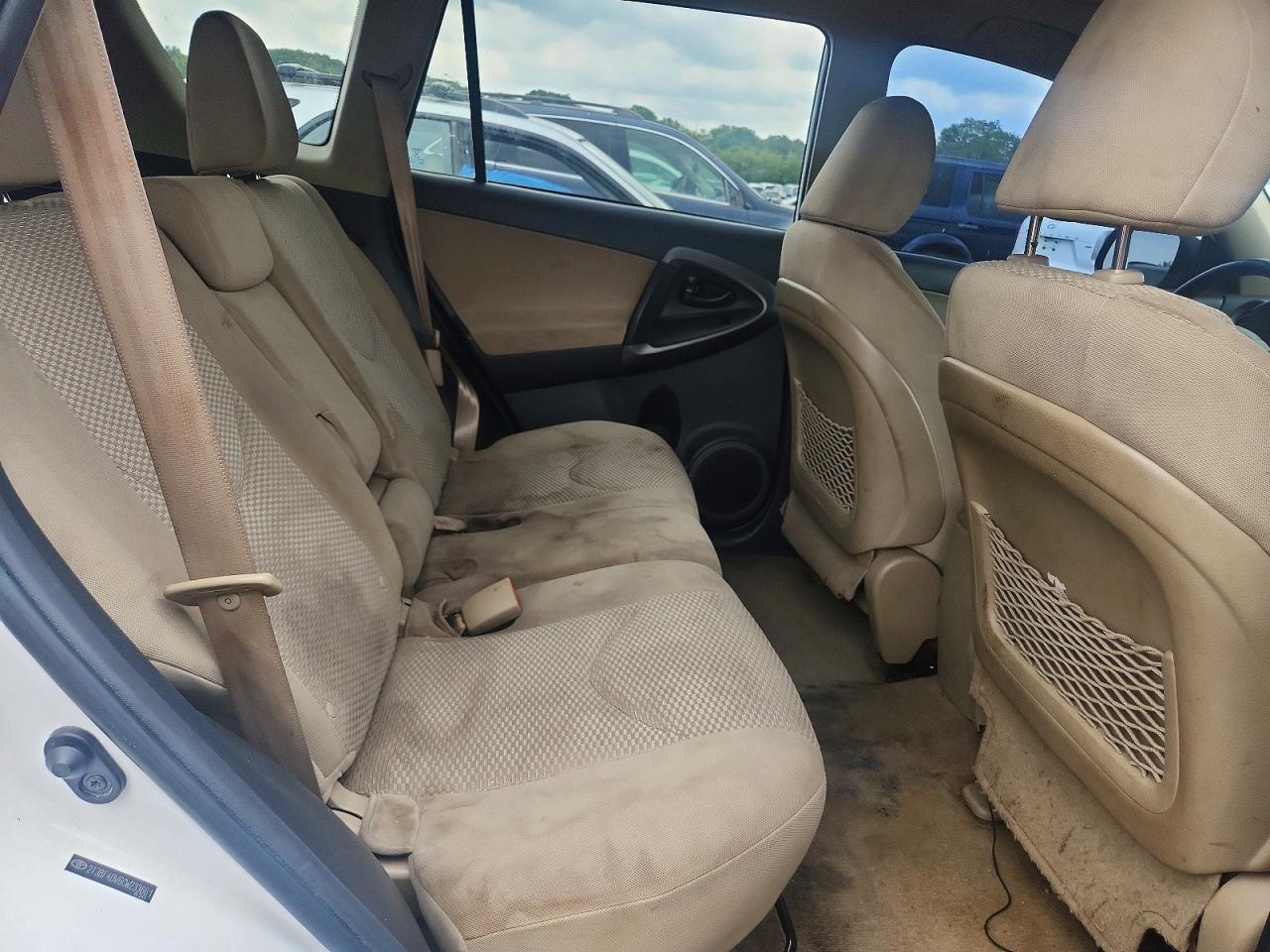 2012 Toyota Rav4 Base White vin: 2T3BF4DV6CW233661