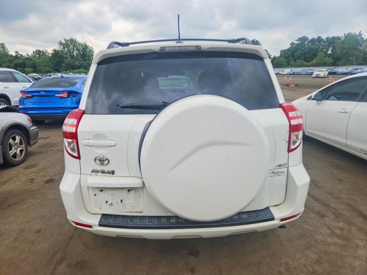 2012 Toyota Rav4 Base White vin: 2T3BF4DV6CW233661