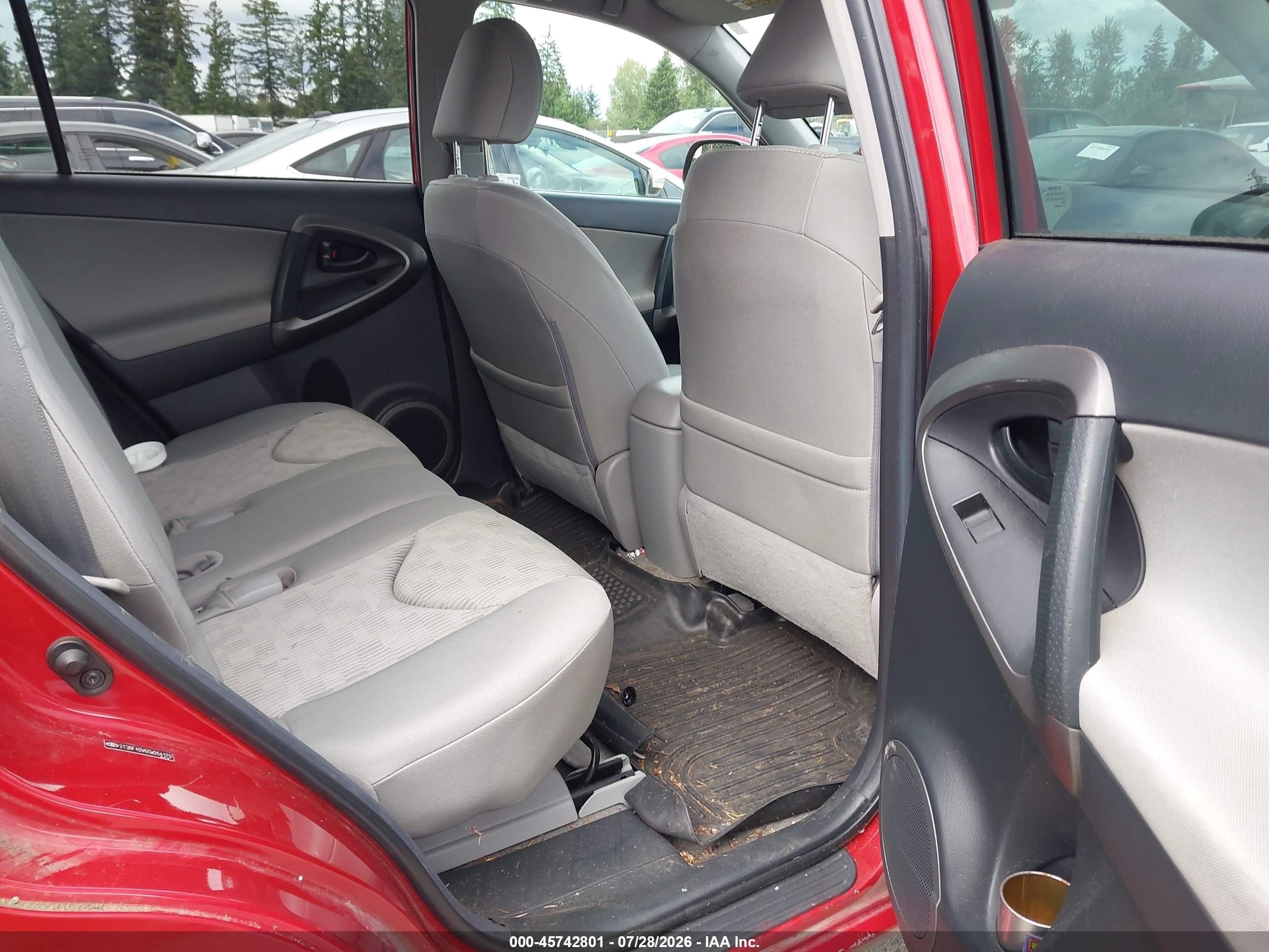 2012 Toyota Rav4   Red vin: 2T3BF4DV6CW264179