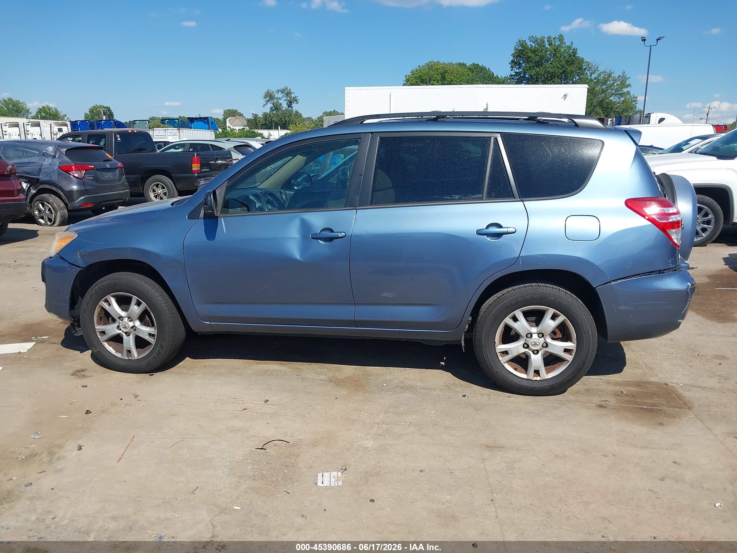 2012 Toyota Rav4   Blue vin: 2T3BF4DV6CW268166