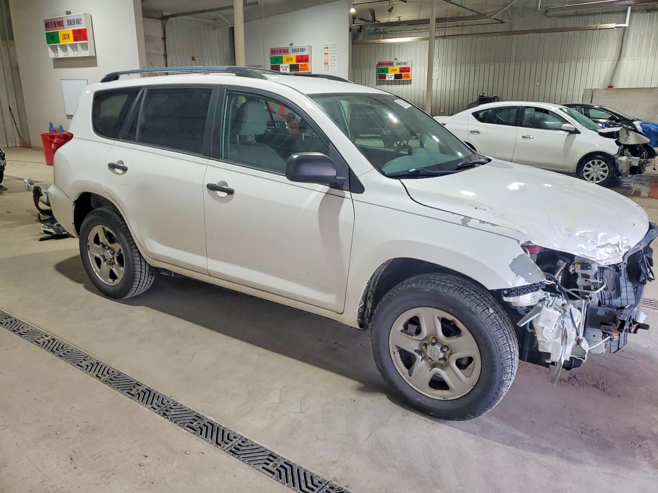 2012 Toyota Rav4 Base White vin: 2T3BF4DV6CW268247