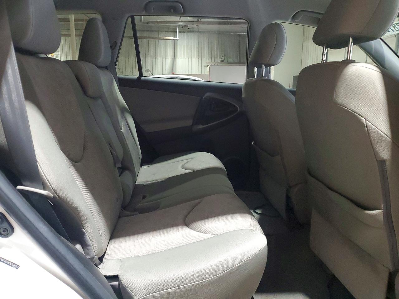 2012 Toyota Rav4 Base White vin: 2T3BF4DV6CW268247