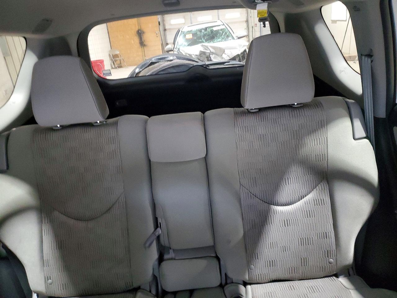 2012 Toyota Rav4 Base White vin: 2T3BF4DV6CW268247