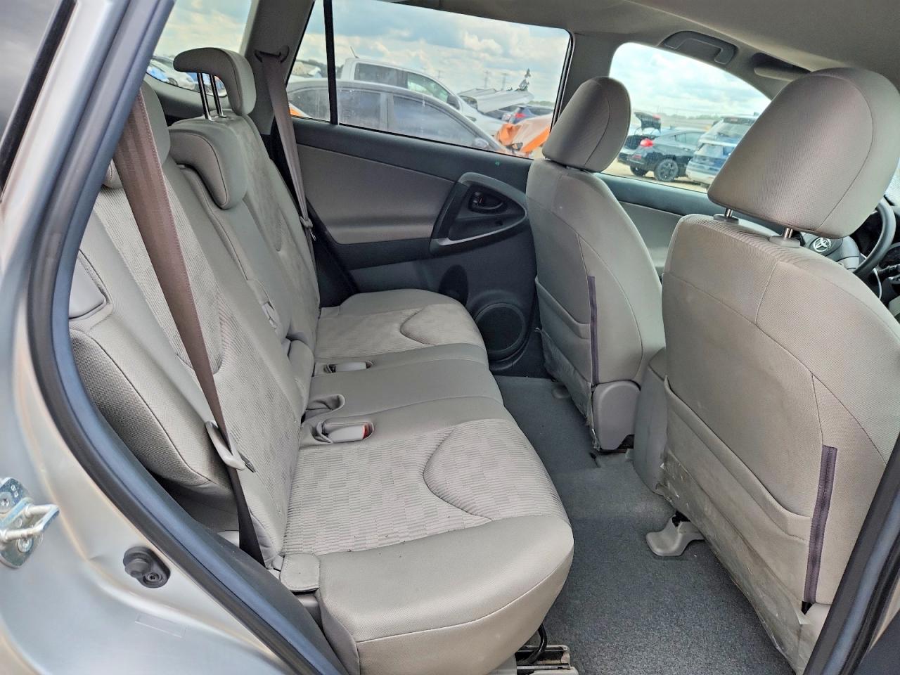 2010 Toyota Rav4 Base Silver vin: 2T3BF4DV7AW068183