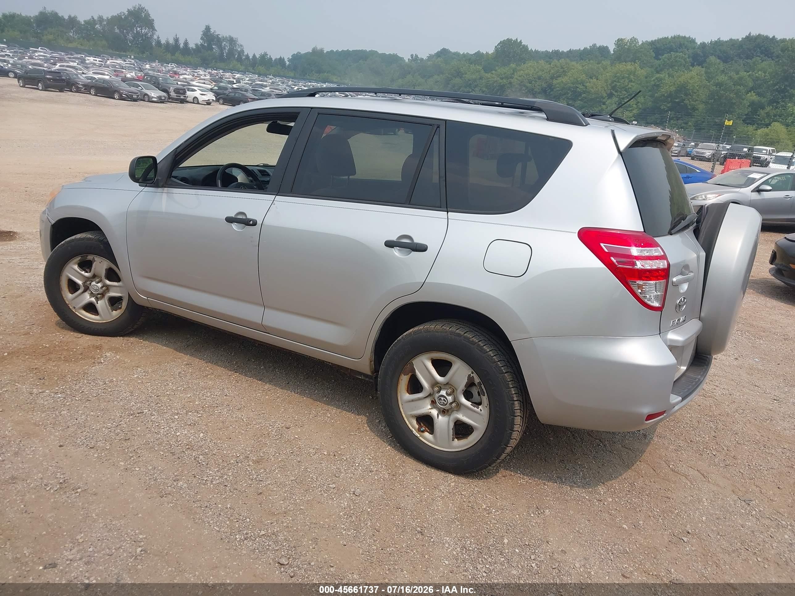 2011 Toyota Rav4   Silver vin: 2T3BF4DV7BW086894