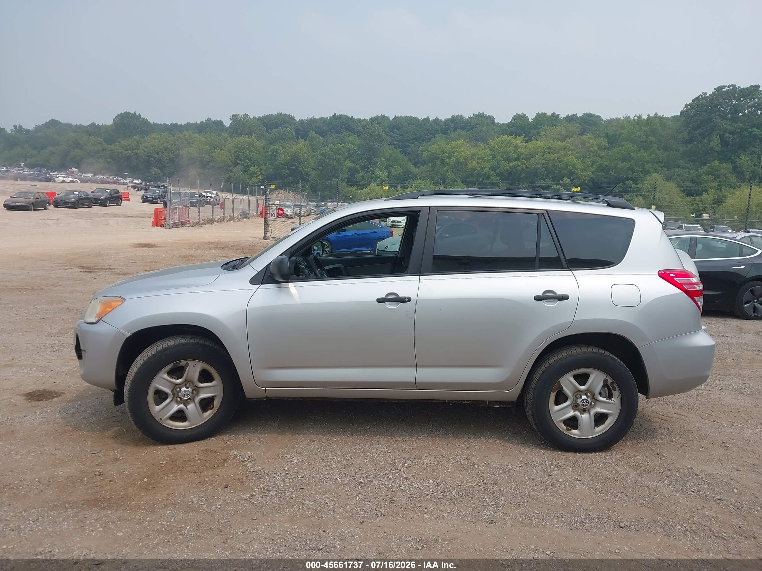 2011 Toyota Rav4   Silver vin: 2T3BF4DV7BW086894