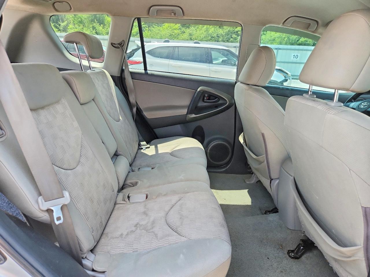 2011 Toyota Rav4 Base Silver vin: 2T3BF4DV7BW093182