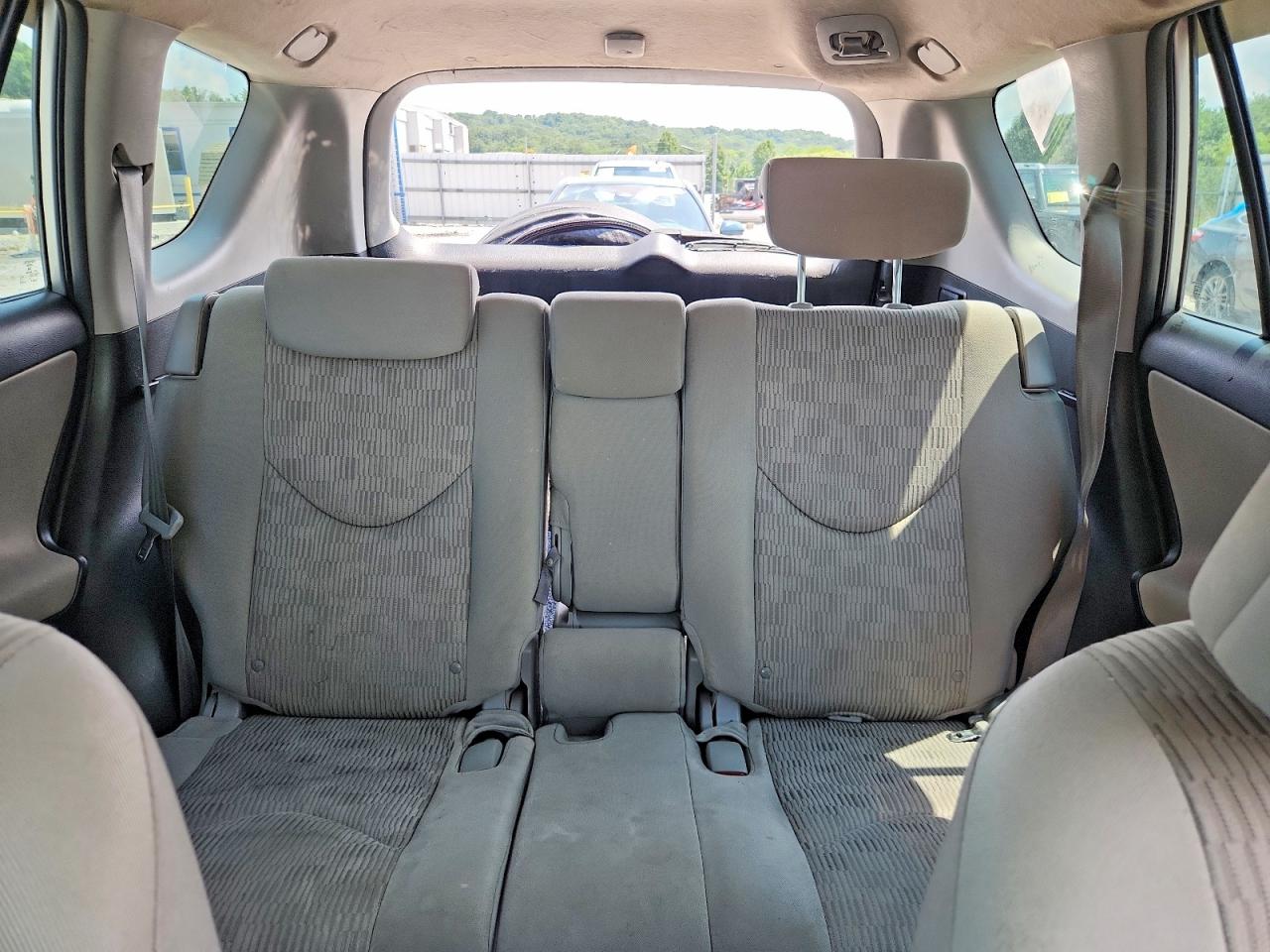 2011 Toyota Rav4 Base Silver vin: 2T3BF4DV7BW093182