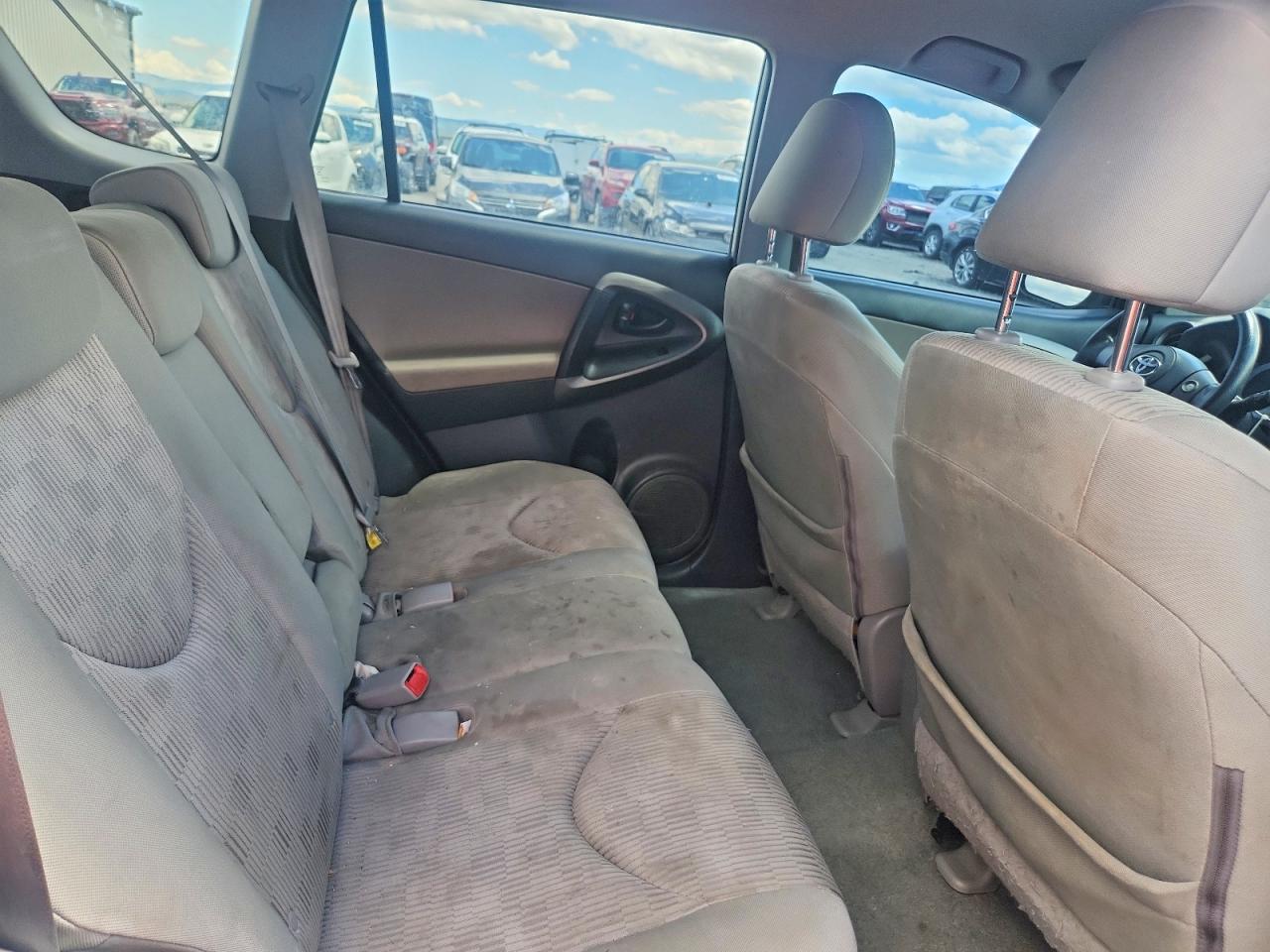 2011 Toyota Rav4 Base Silver vin: 2T3BF4DV7BW098477