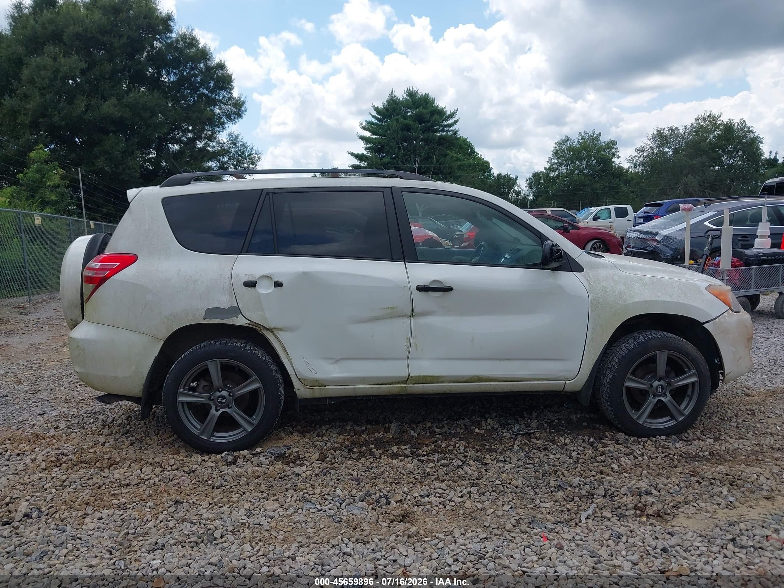 2011 Toyota Rav4   White vin: 2T3BF4DV7BW102155