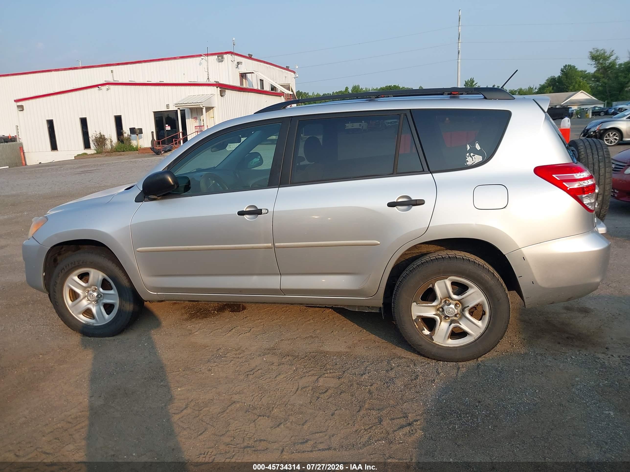 2011 Toyota Rav4   Silver vin: 2T3BF4DV7BW102334