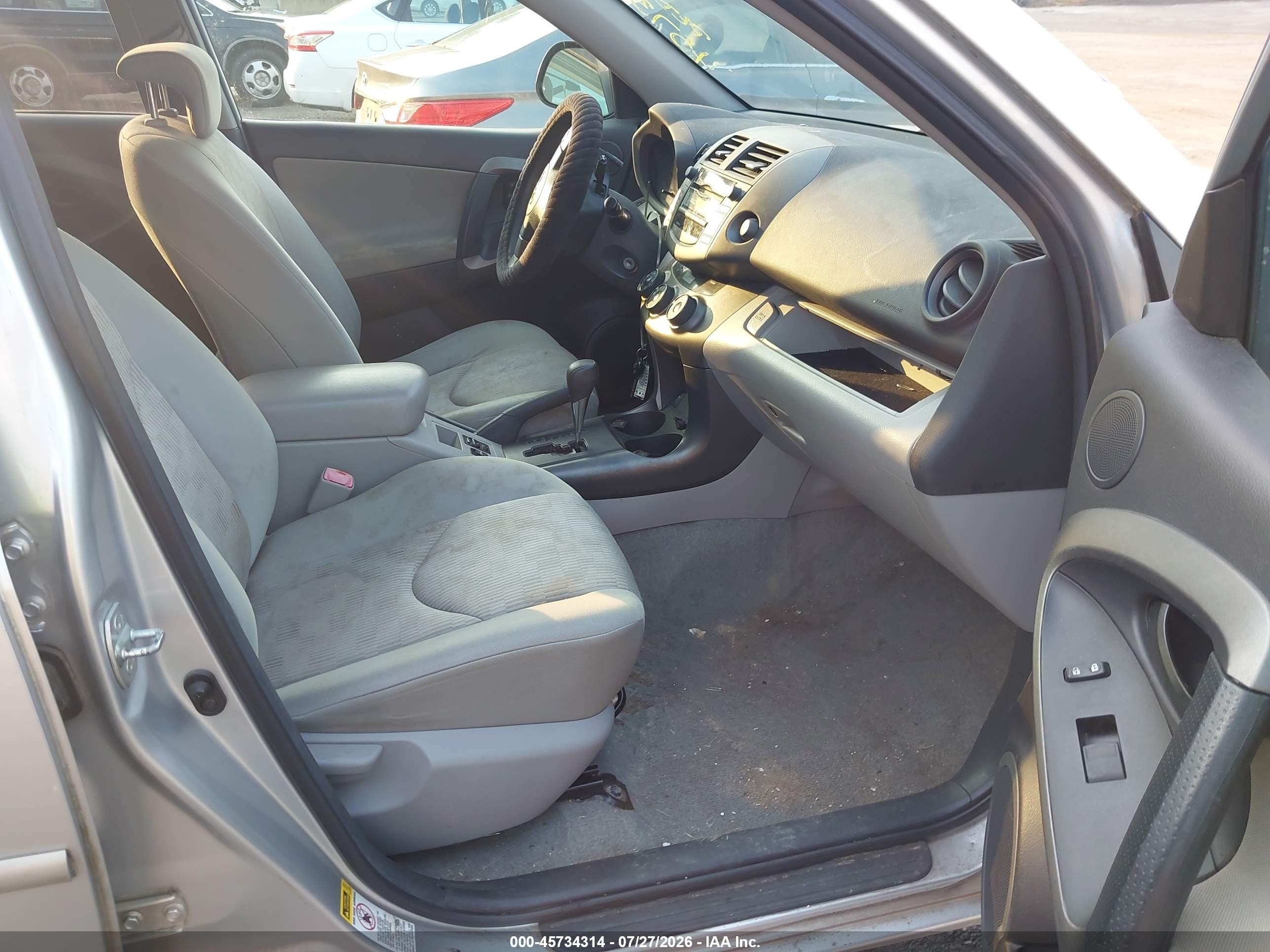 2011 Toyota Rav4   Silver vin: 2T3BF4DV7BW102334