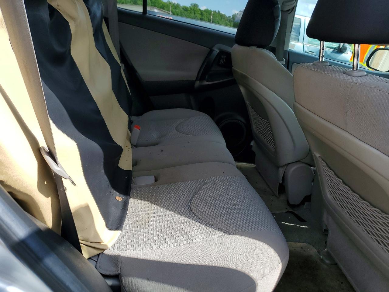 2011 Toyota Rav4 Base Silver vin: 2T3BF4DV7BW104357
