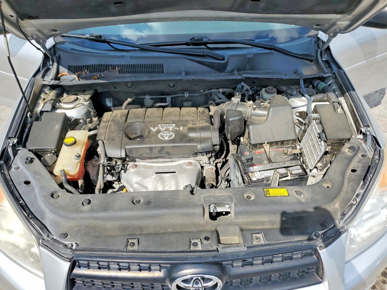 2011 Toyota Rav4 Base Silver vin: 2T3BF4DV7BW104357