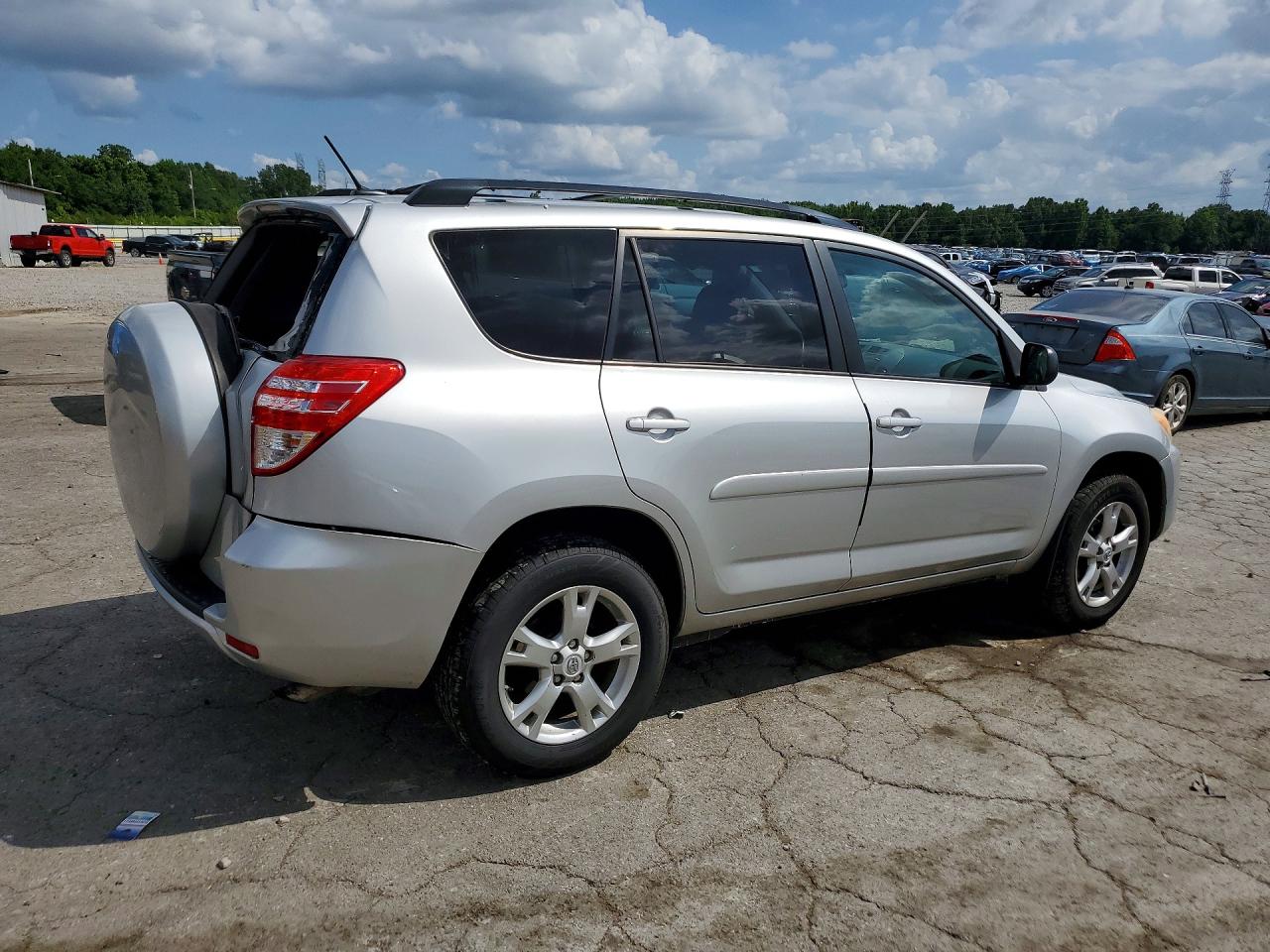 2011 Toyota Rav4 Base Silver vin: 2T3BF4DV7BW104357