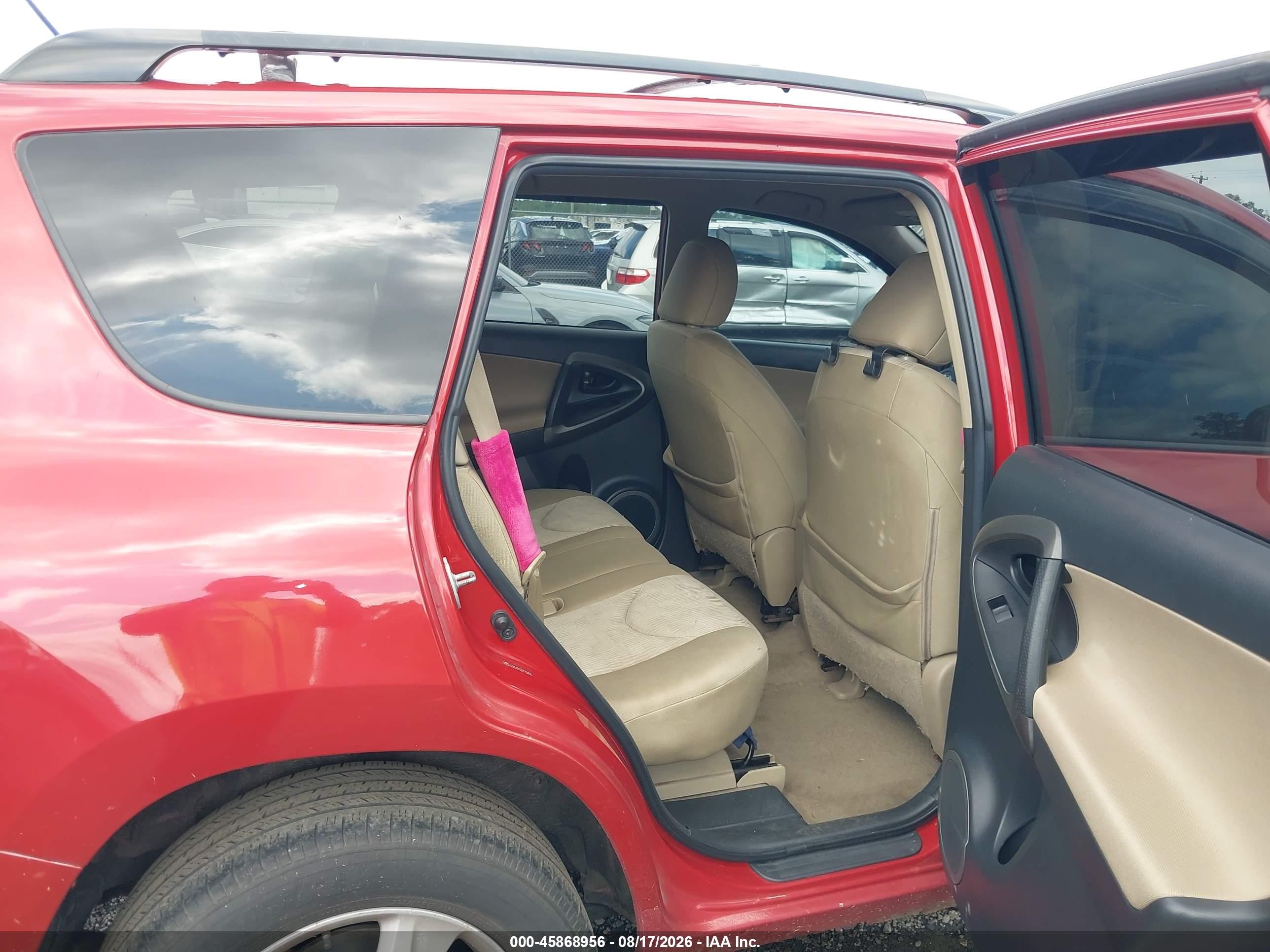 2011 Toyota Rav4 Red vin: 2T3BF4DV7BW138363
