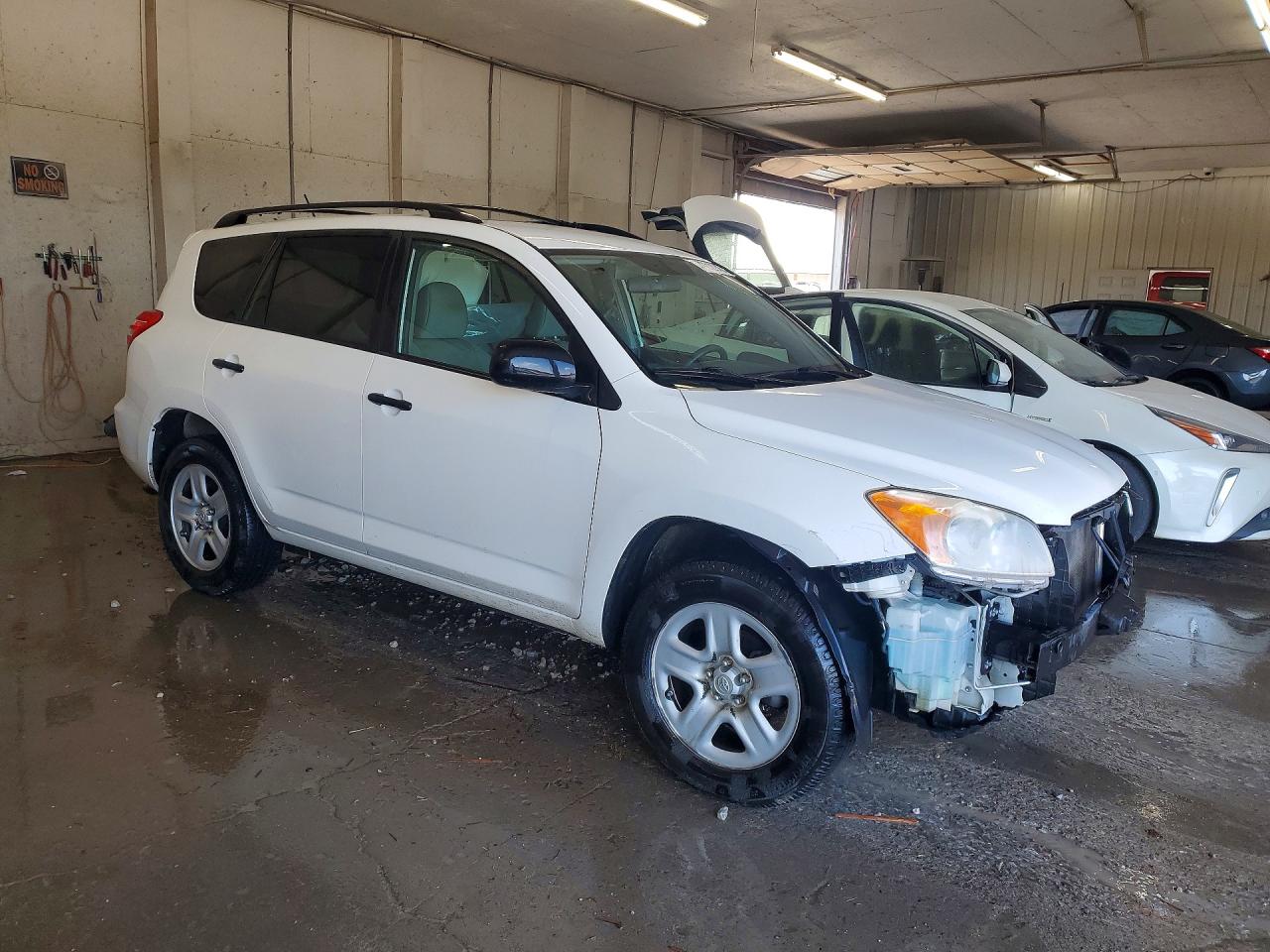 2012 Toyota Rav4 Base White vin: 2T3BF4DV7CW186074