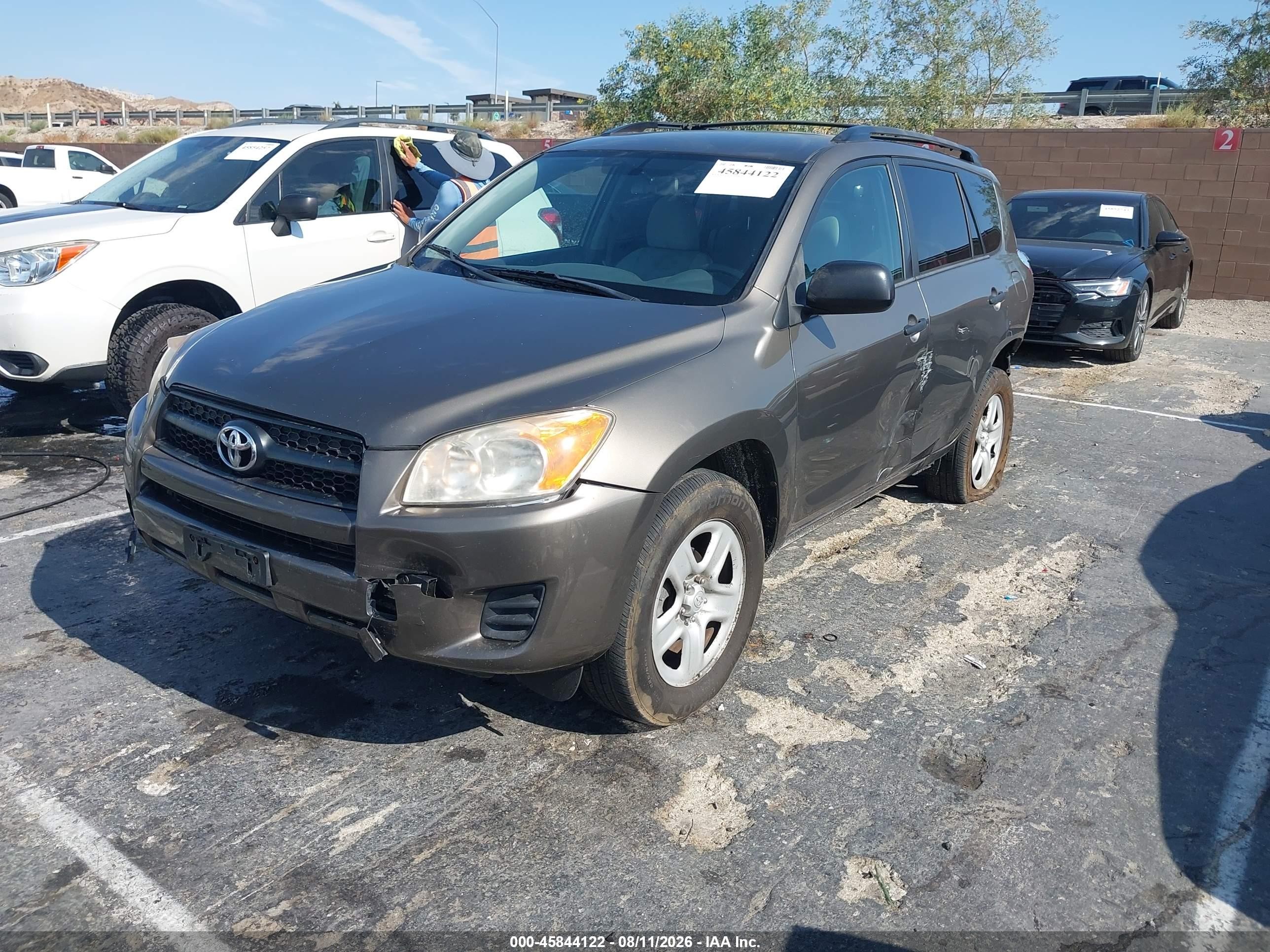 2012 Toyota Rav4   Champagne vin: 2T3BF4DV7CW188102