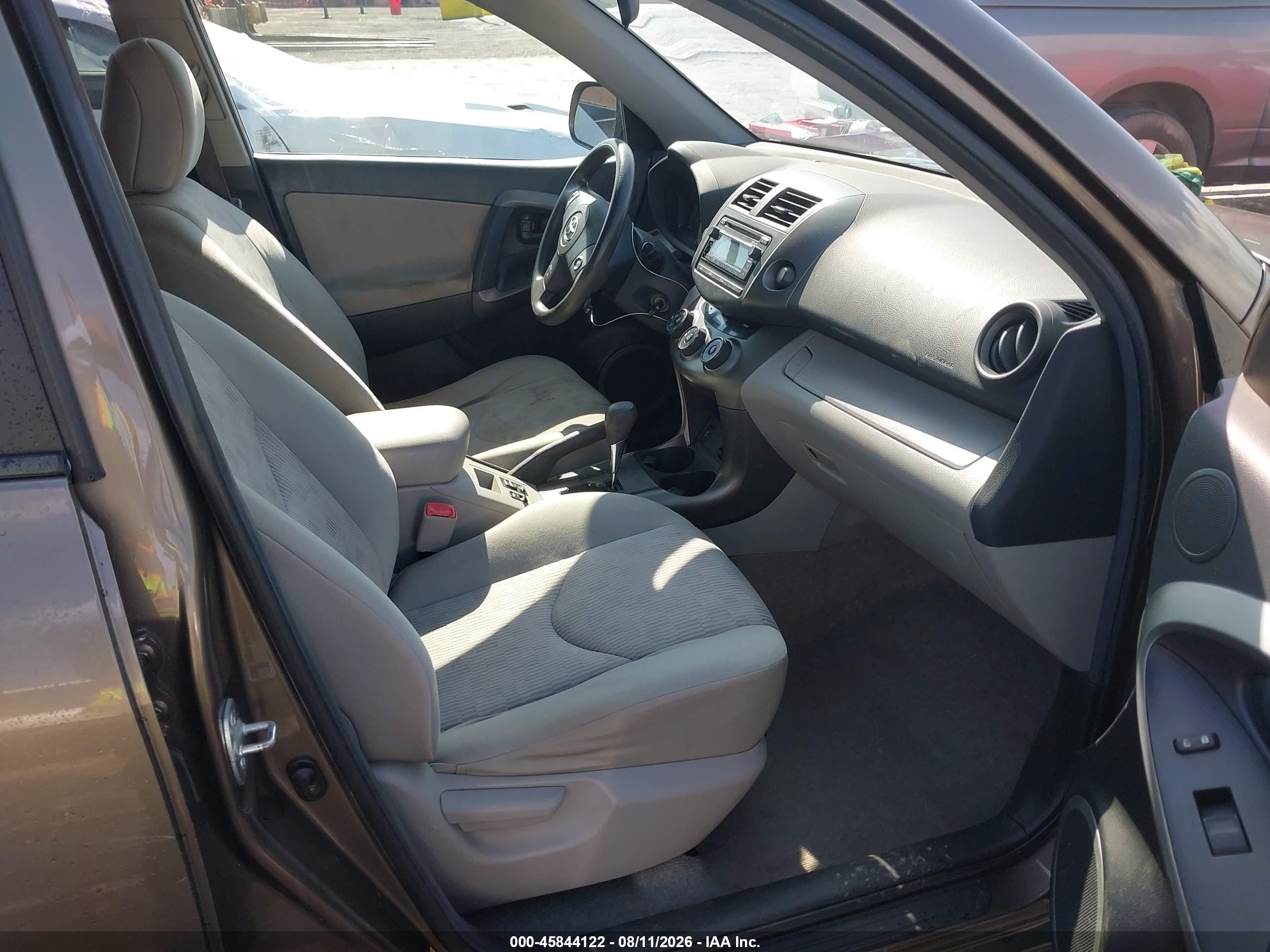 2012 Toyota Rav4   Champagne vin: 2T3BF4DV7CW188102