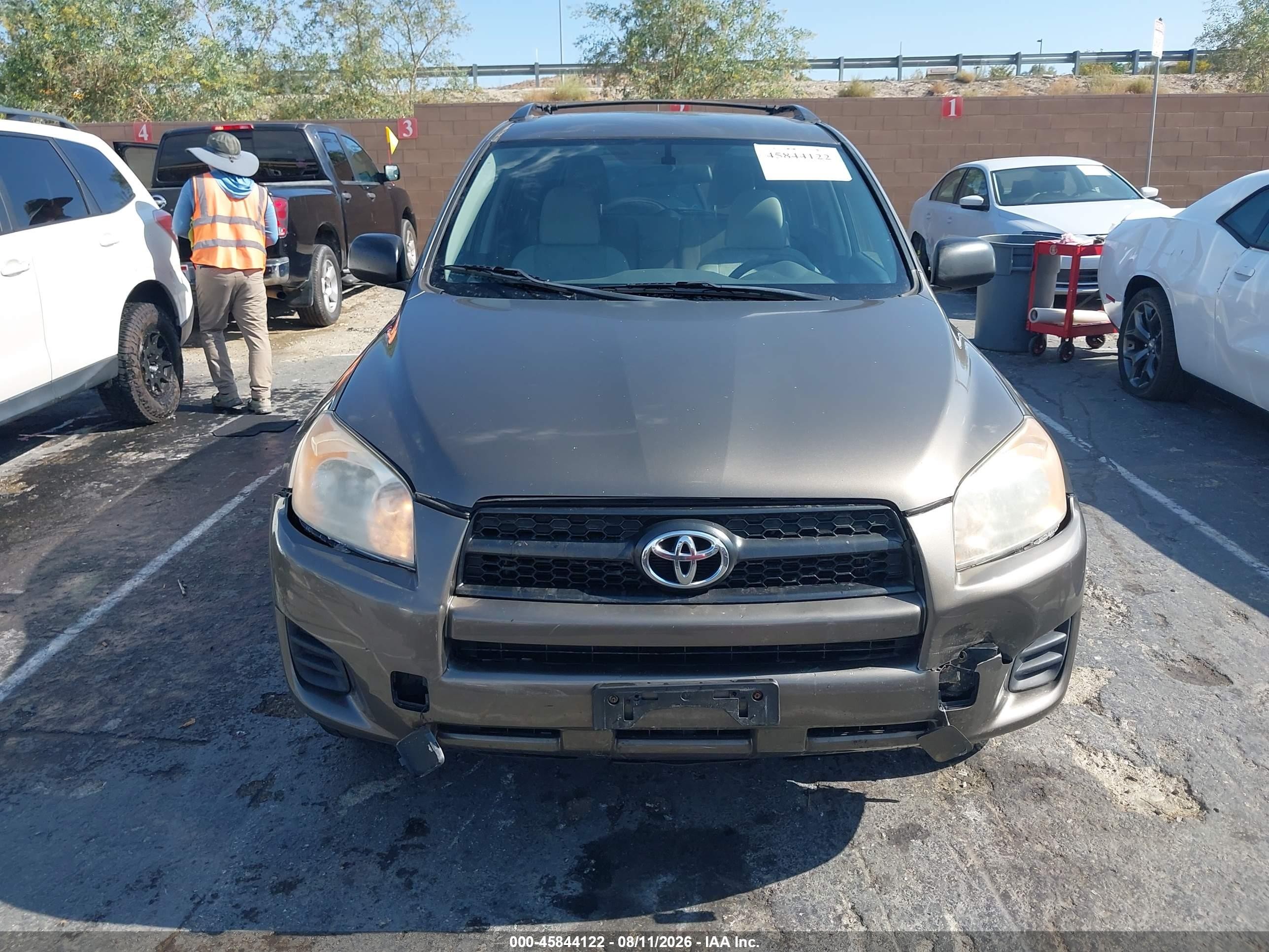 2012 Toyota Rav4   Champagne vin: 2T3BF4DV7CW188102