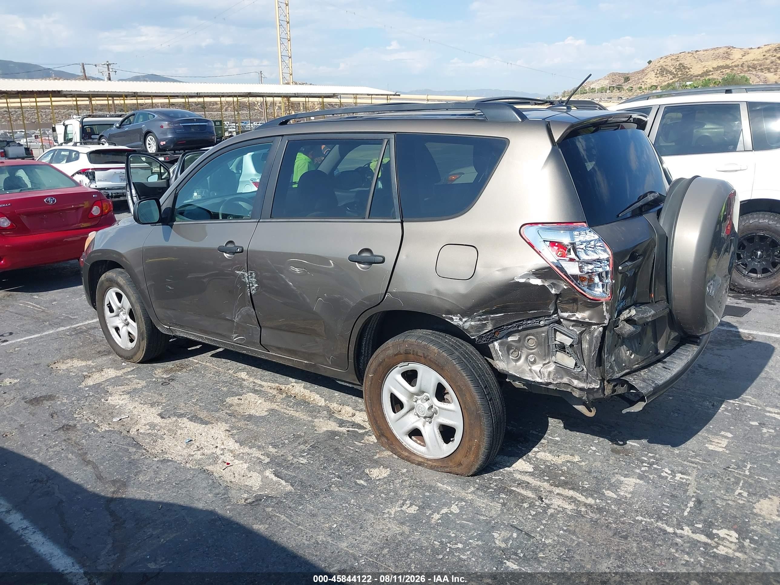 2012 Toyota Rav4   Champagne vin: 2T3BF4DV7CW188102