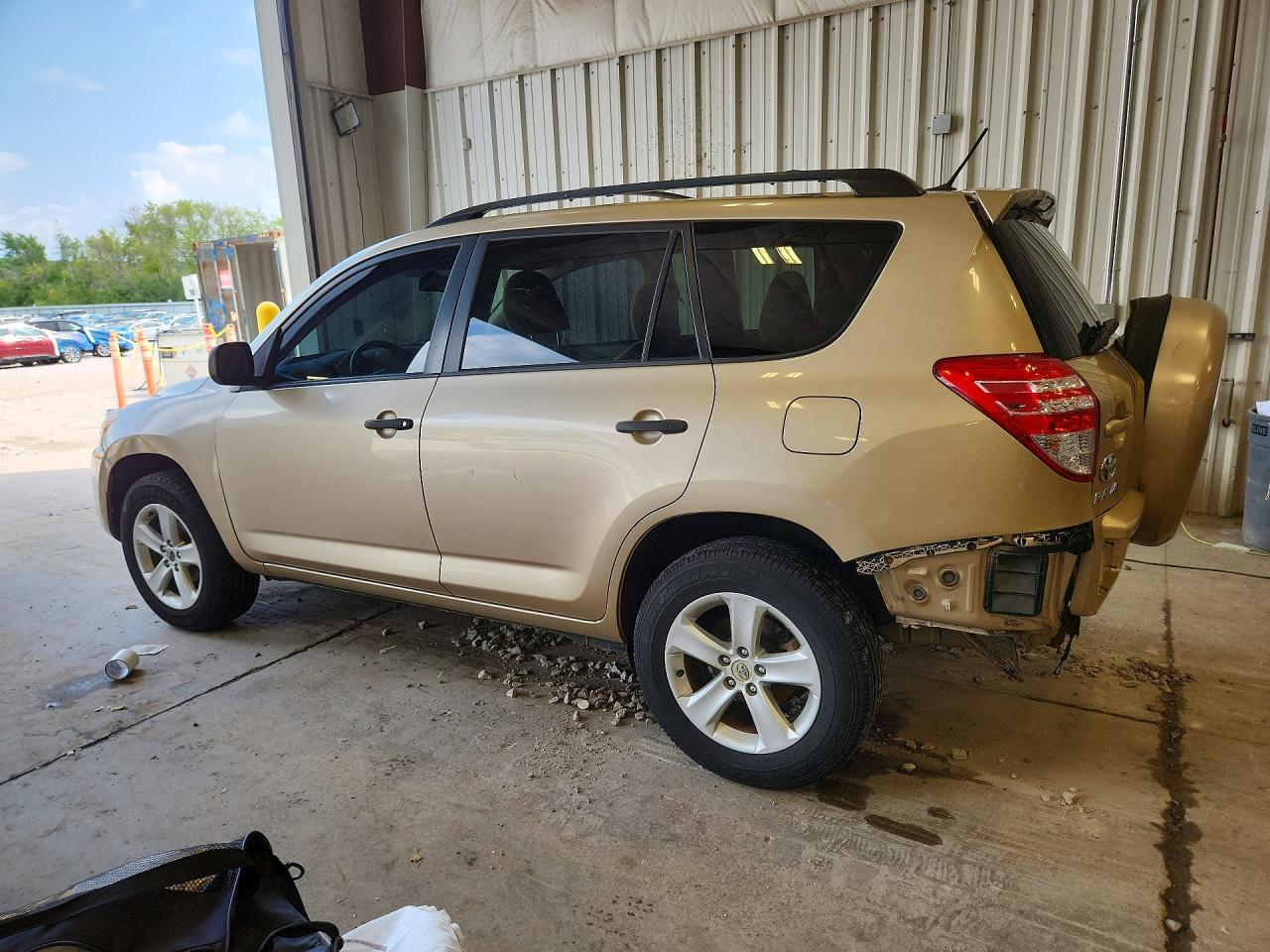 2012 Toyota Rav4 Base Tan vin: 2T3BF4DV7CW217176