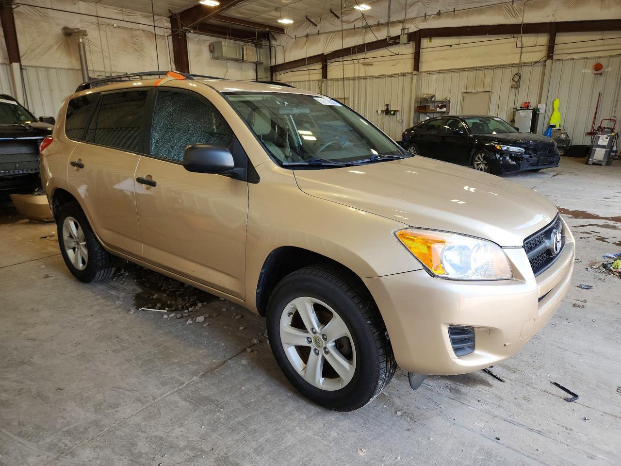 2012 Toyota Rav4 Base Tan vin: 2T3BF4DV7CW217176