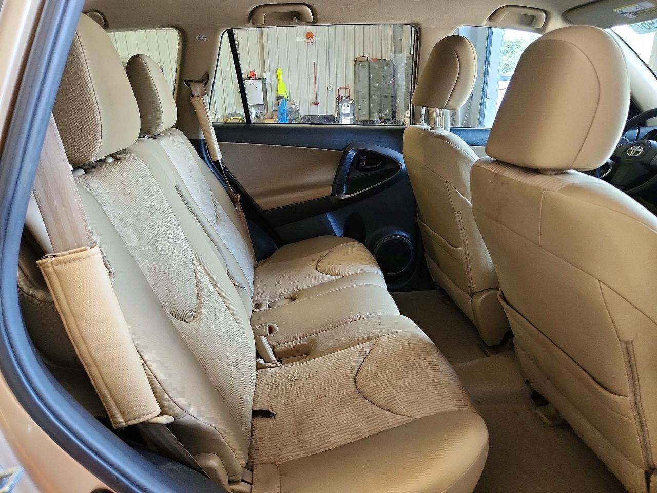 2012 Toyota Rav4 Base Tan vin: 2T3BF4DV7CW217176