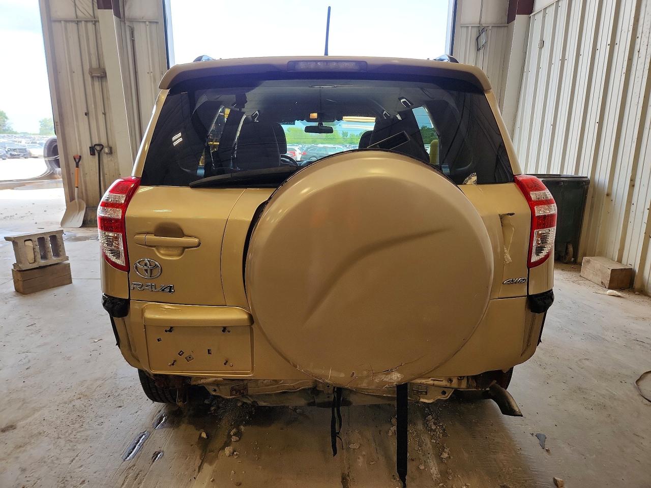 2012 Toyota Rav4 Base Tan vin: 2T3BF4DV7CW217176