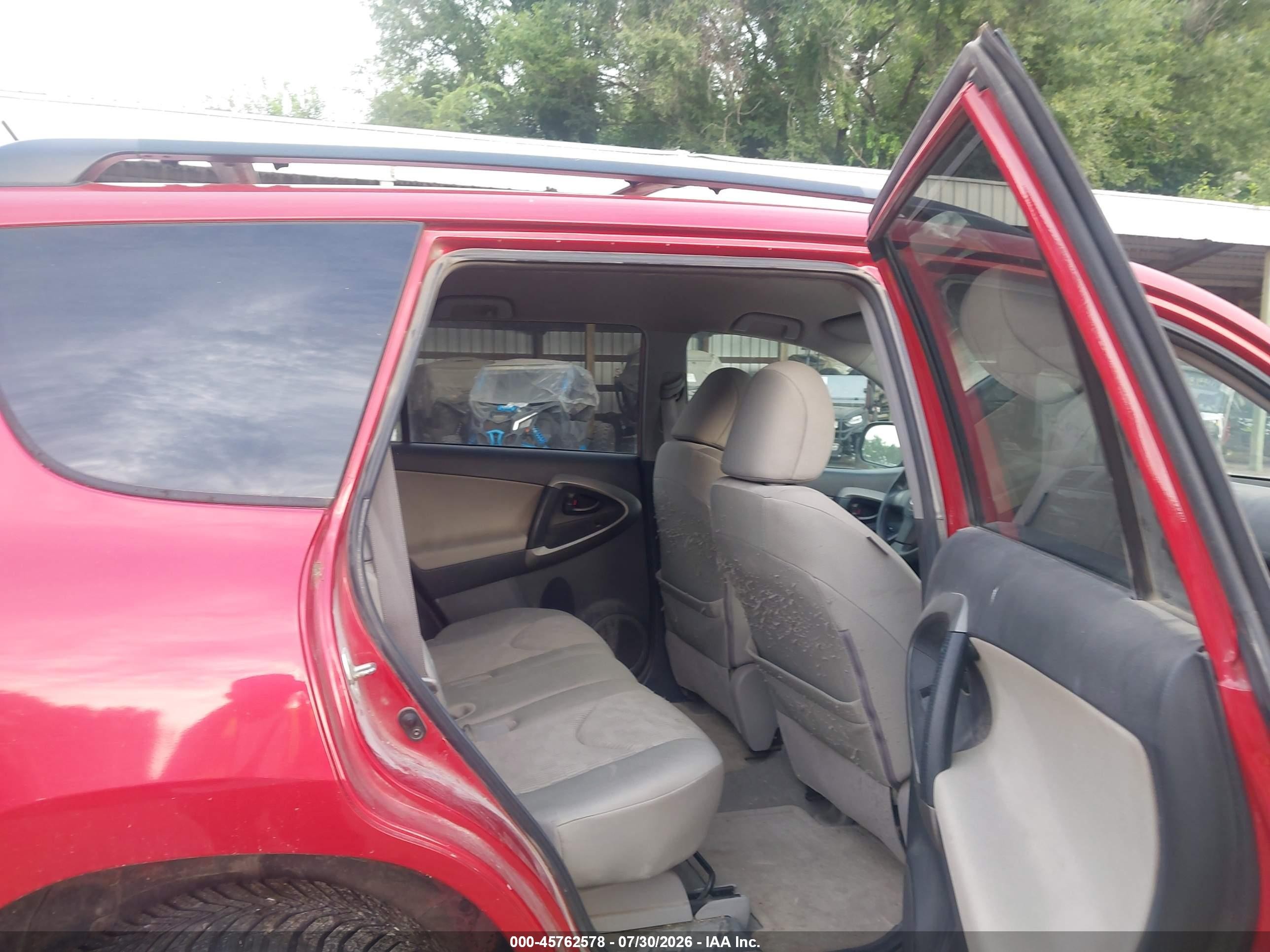 2010 Toyota Rav4   Red vin: 2T3BF4DV8AW044751