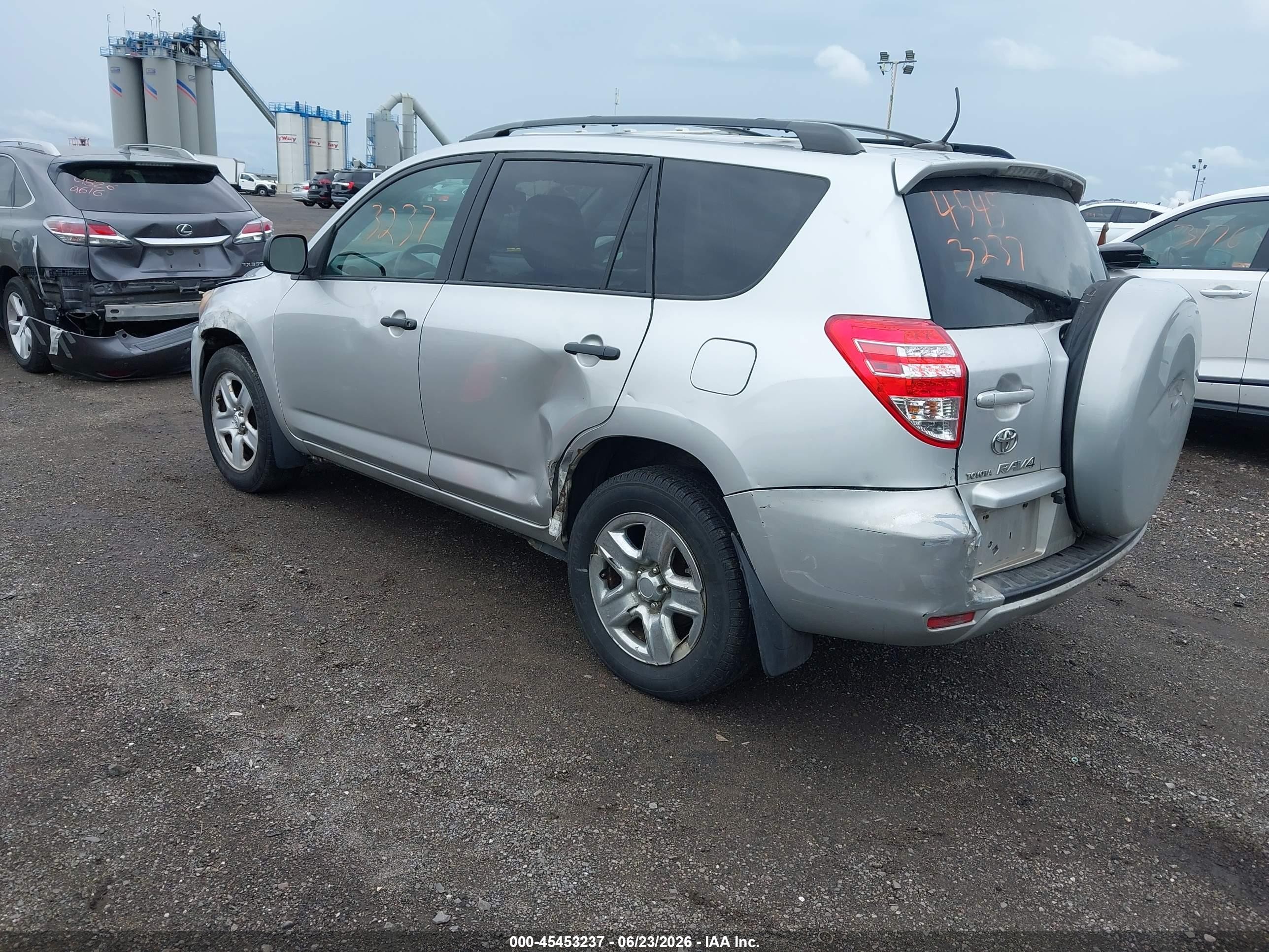 2010 Toyota Rav4   Серебряный vin: 2T3BF4DV8AW054762