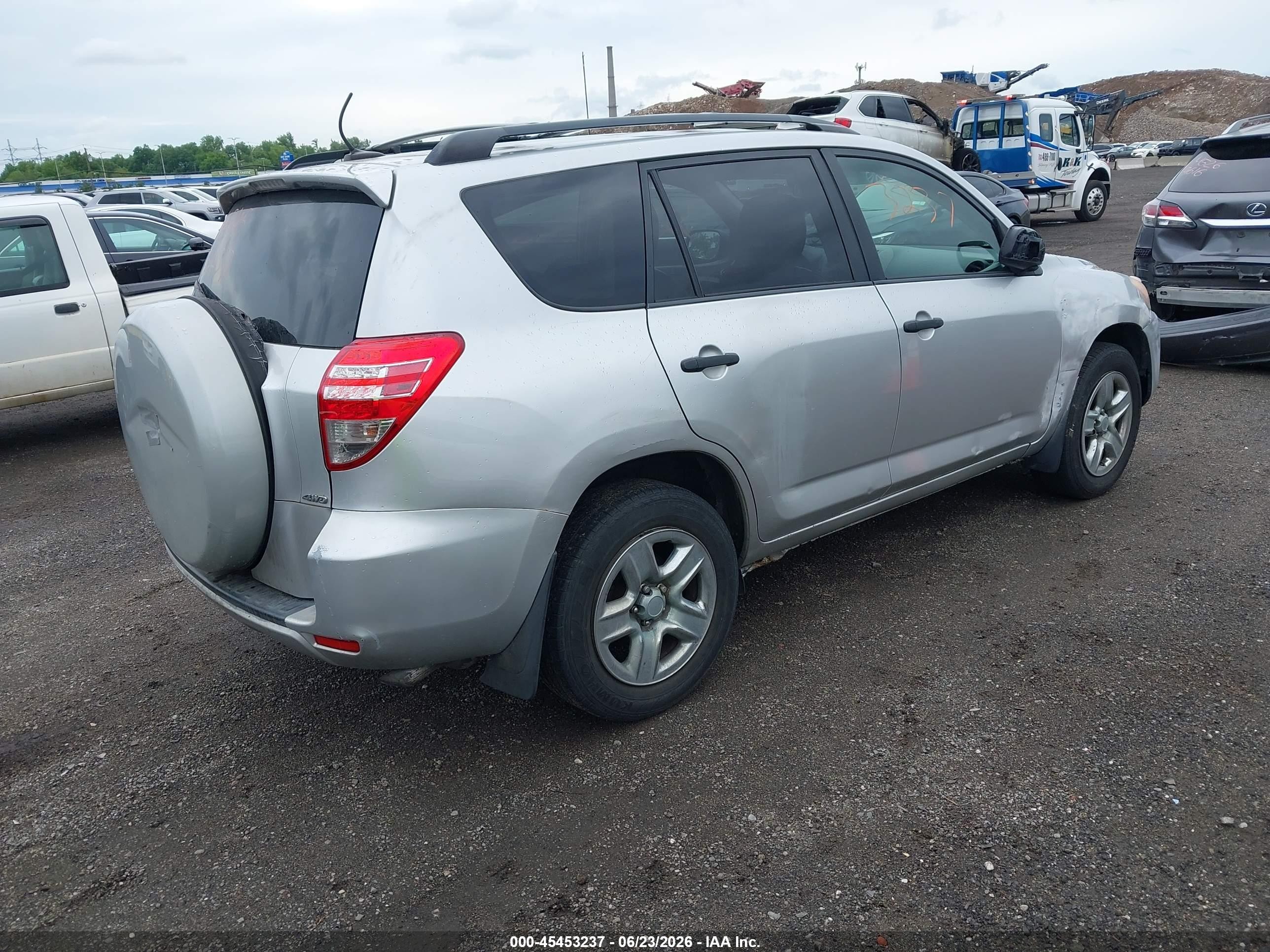 2010 Toyota Rav4   Серебряный vin: 2T3BF4DV8AW054762