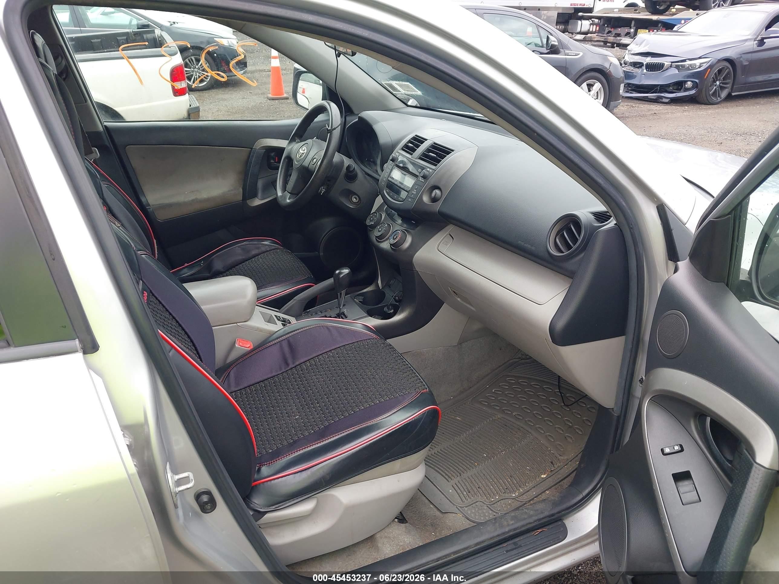 2010 Toyota Rav4   Серебряный vin: 2T3BF4DV8AW054762